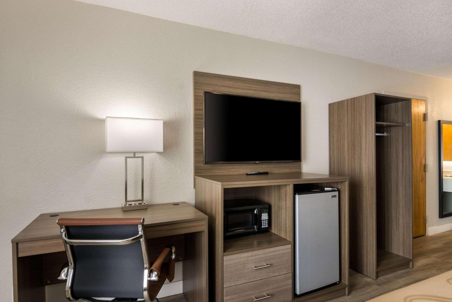 Quality Inn Emporia photo 24