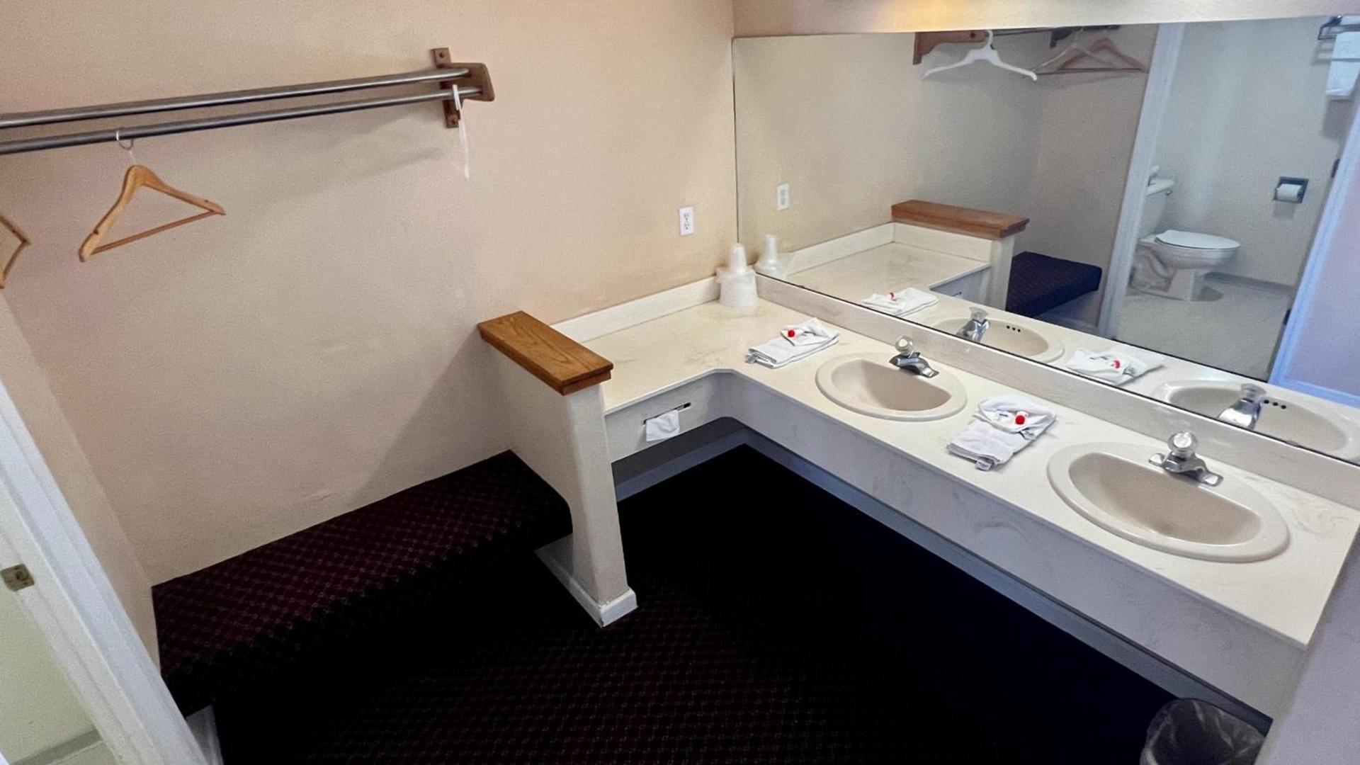 Rodeway Inn - SFI Winnemucca photo 4