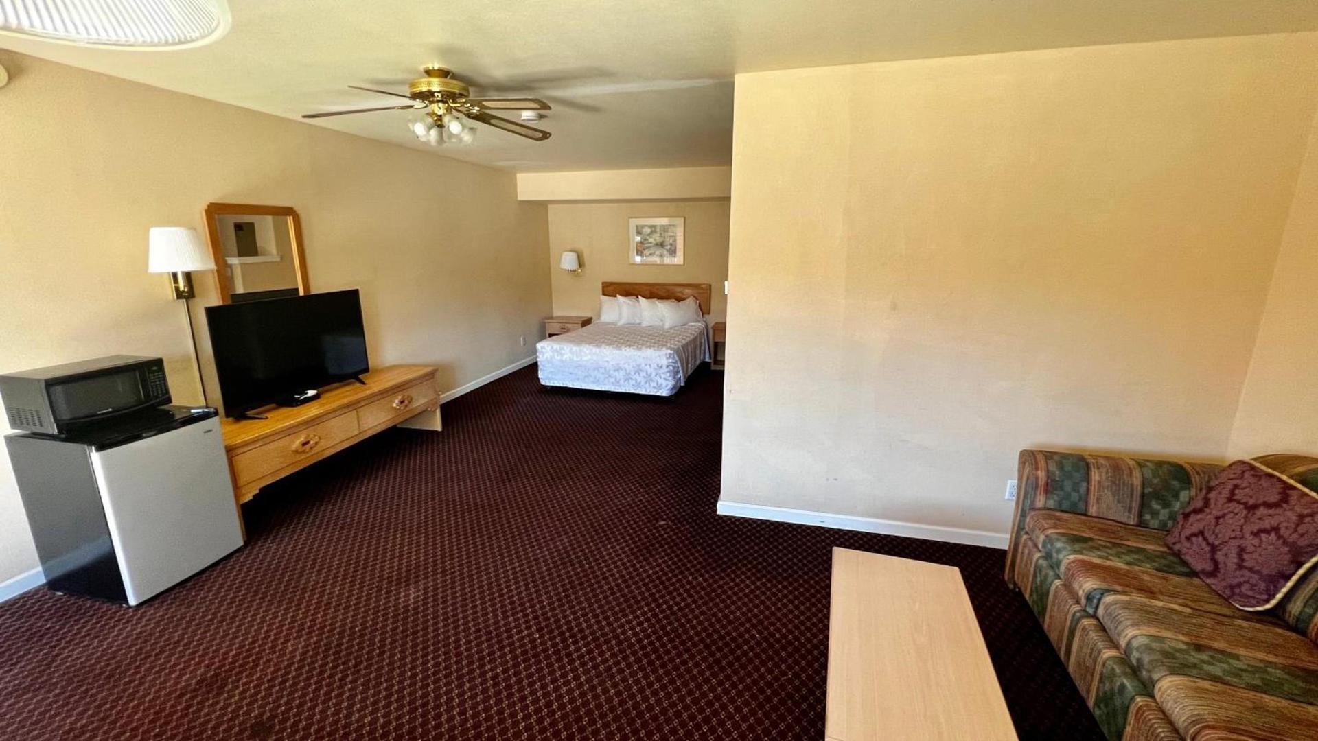 Rodeway Inn - SFI Winnemucca photo 10