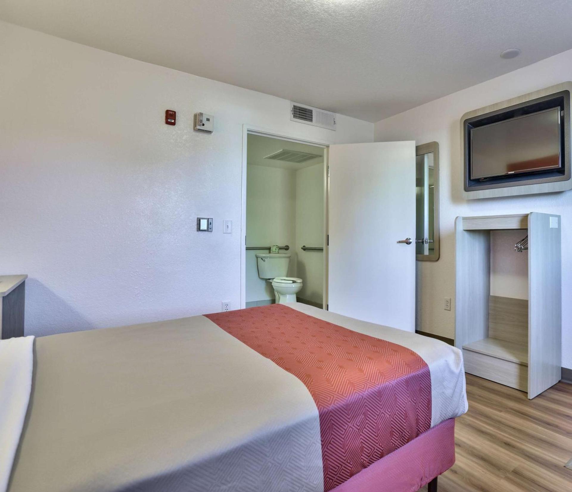 Motel 6-Flagstaff, AZ - Butler photo 10