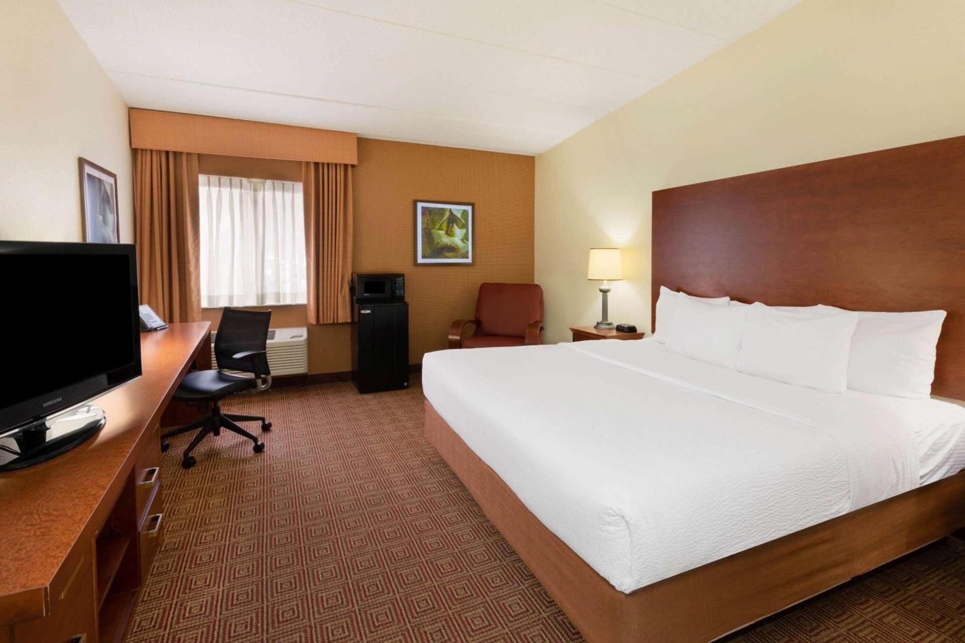 La Quinta Inn by Wyndham Minneapolis Airport Bloomington photo 35