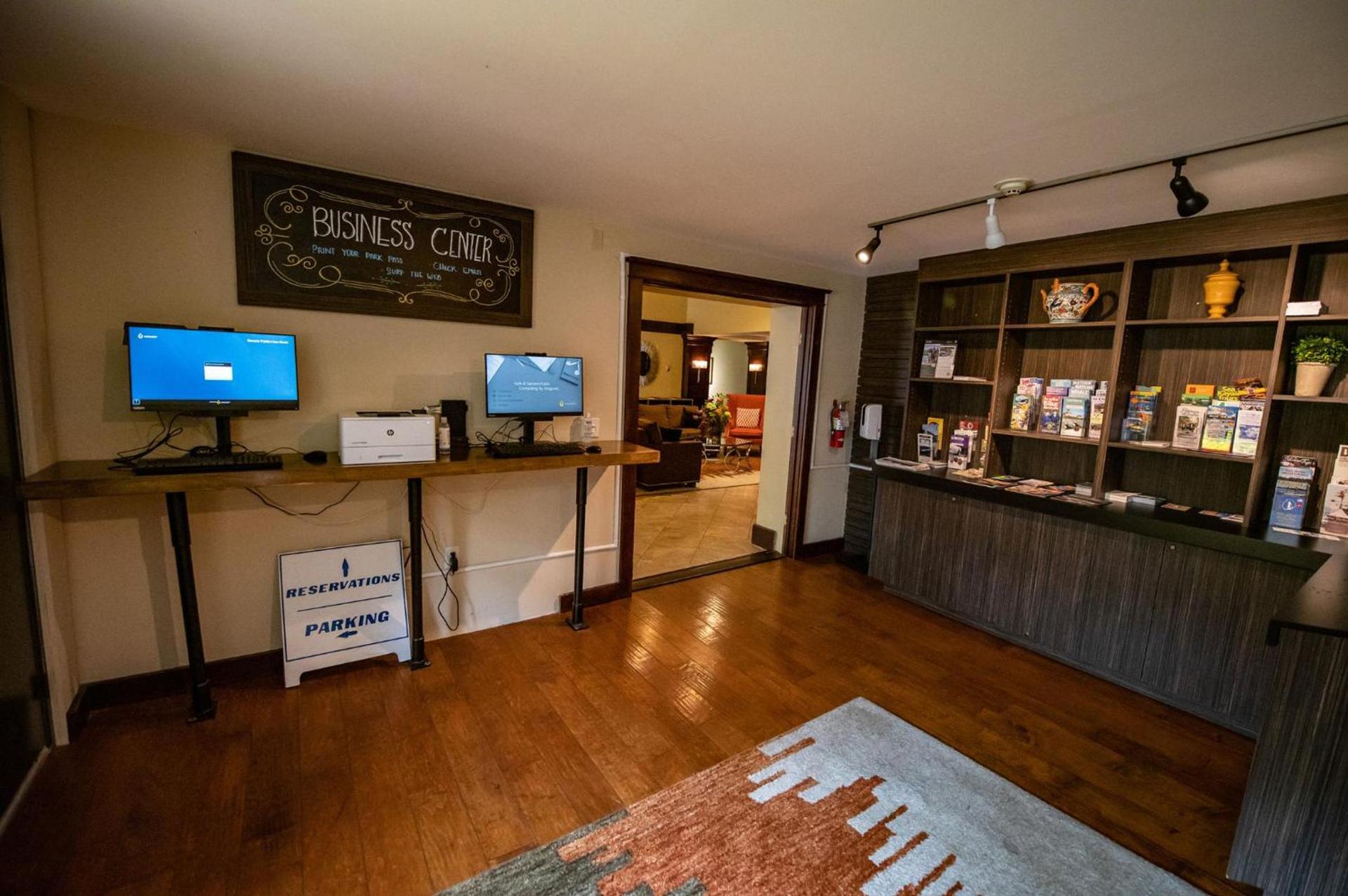 Holiday Inn Bar Harbor Regency Hotel by IHG photo 7