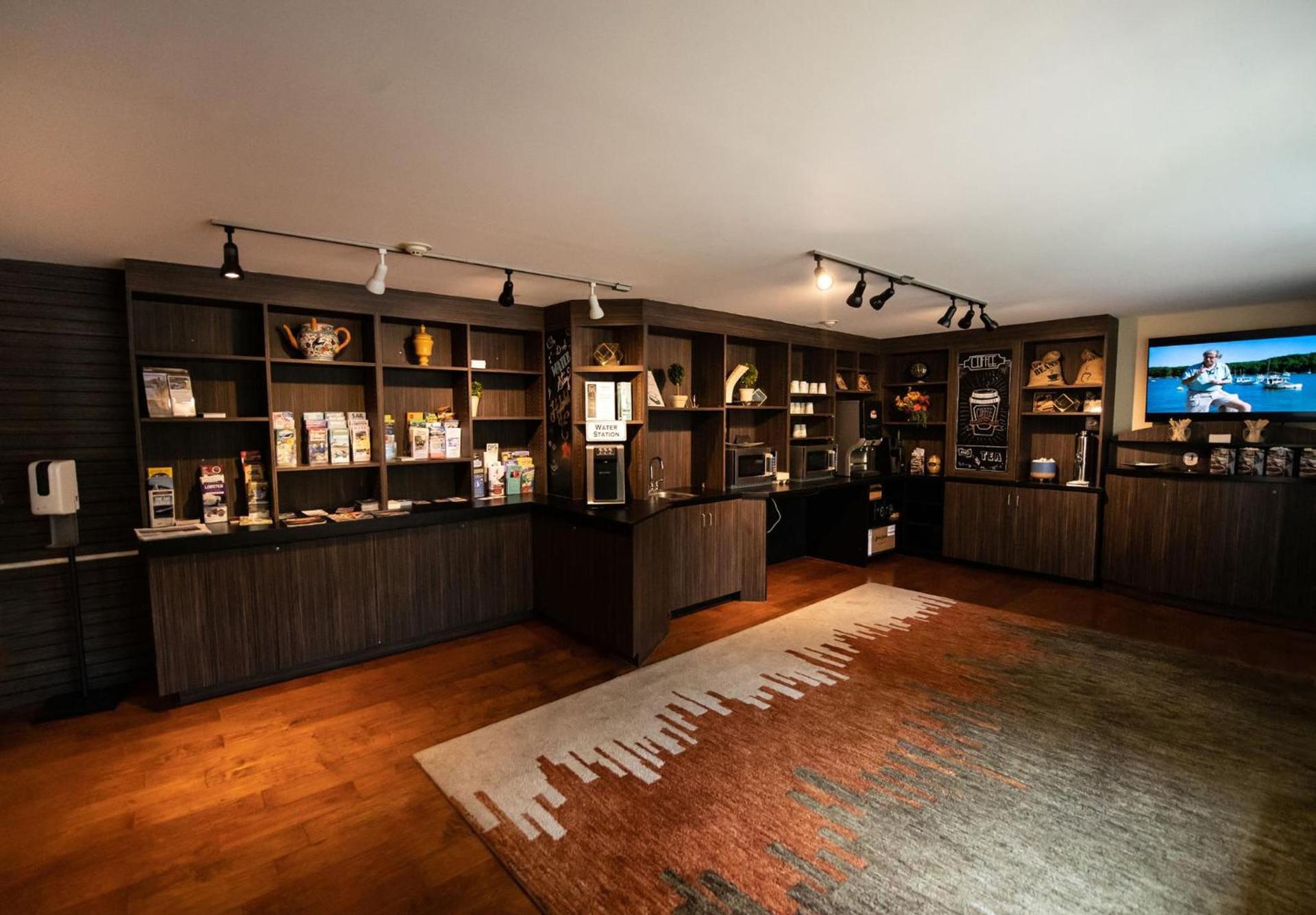 Holiday Inn Bar Harbor Regency Hotel by IHG photo 8