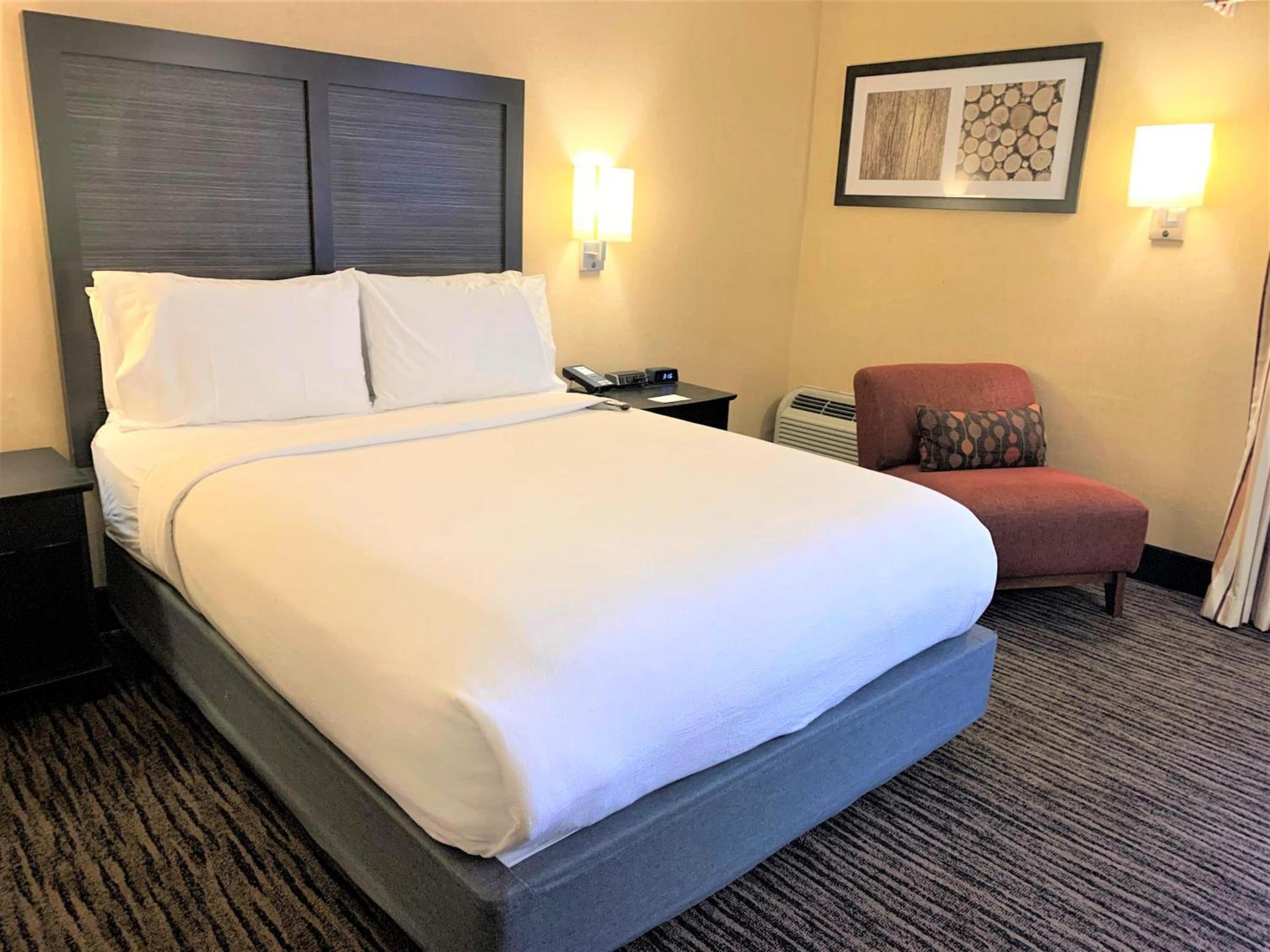 Holiday Inn Dublin - Pleasanton by IHG photo 2