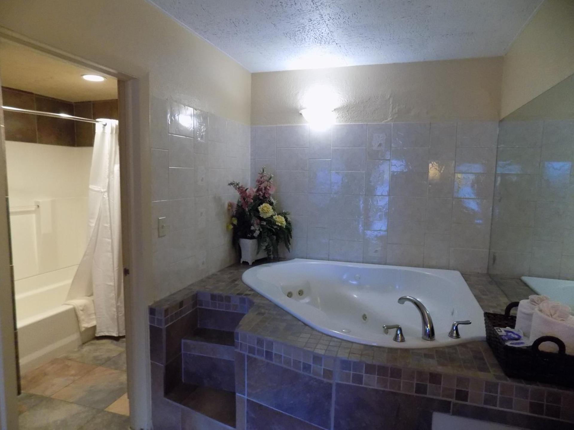 Virginia Inn photo 23