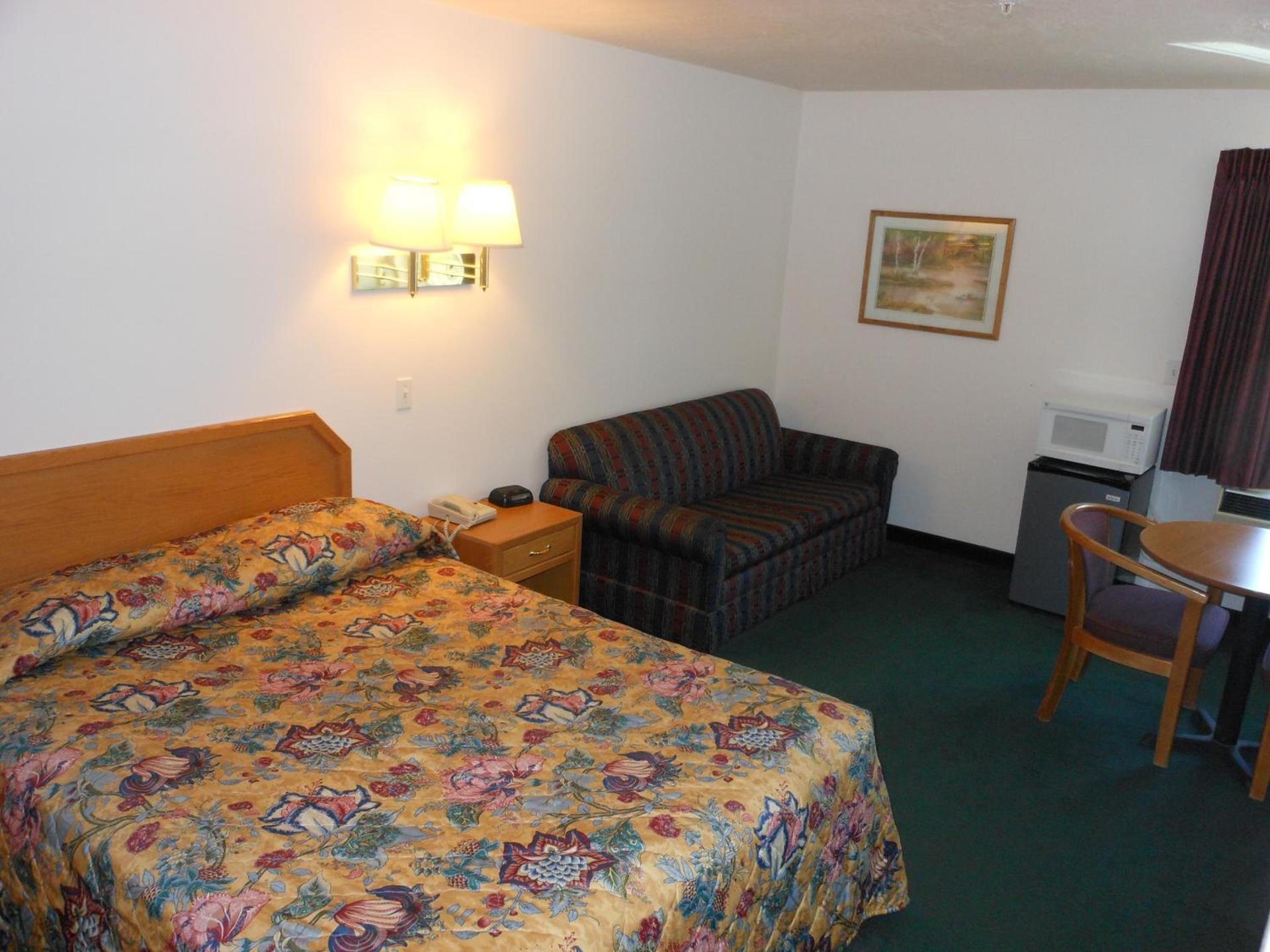 Economy Inn & Suites photo 27