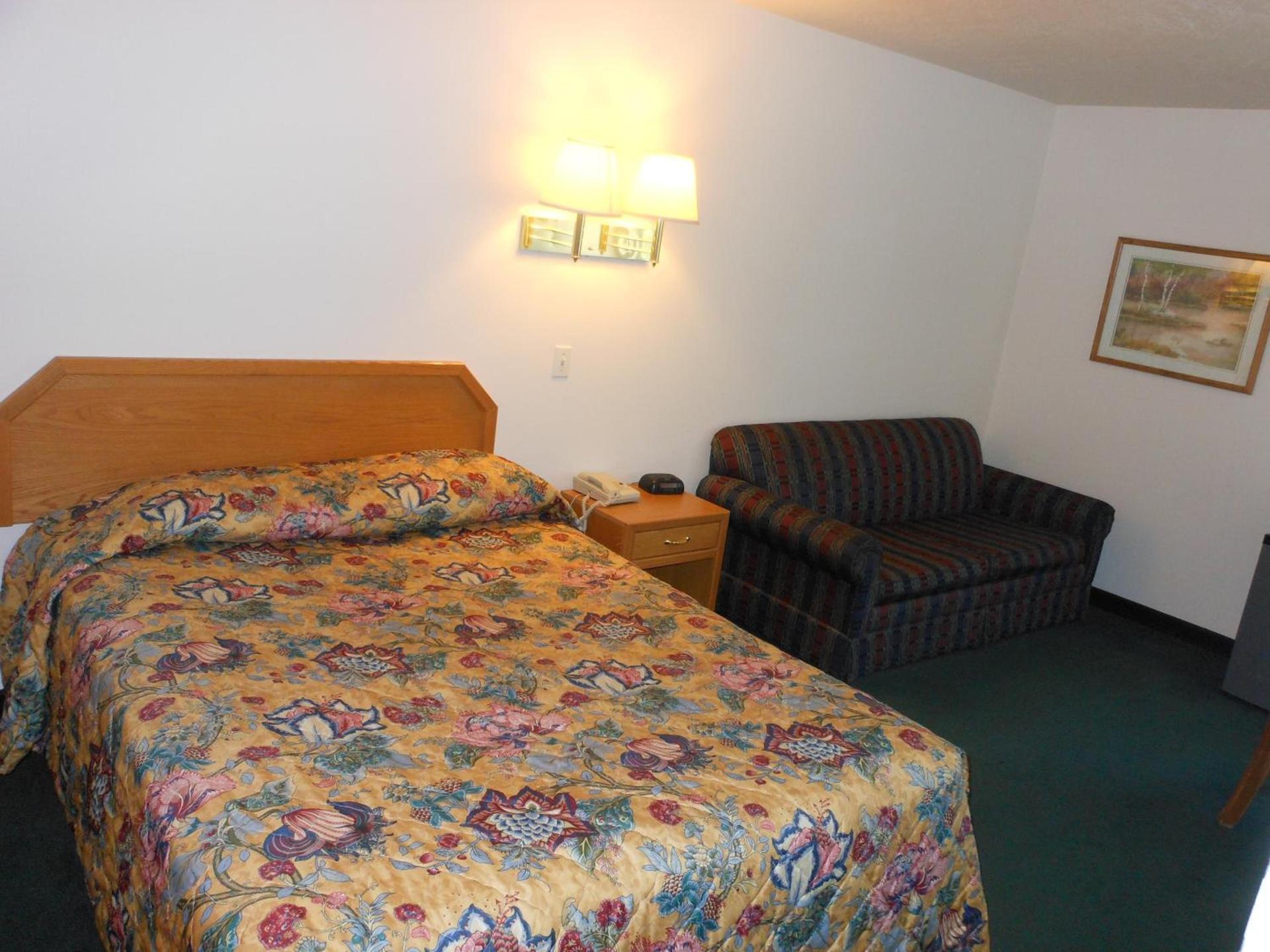 Economy Inn & Suites photo 20