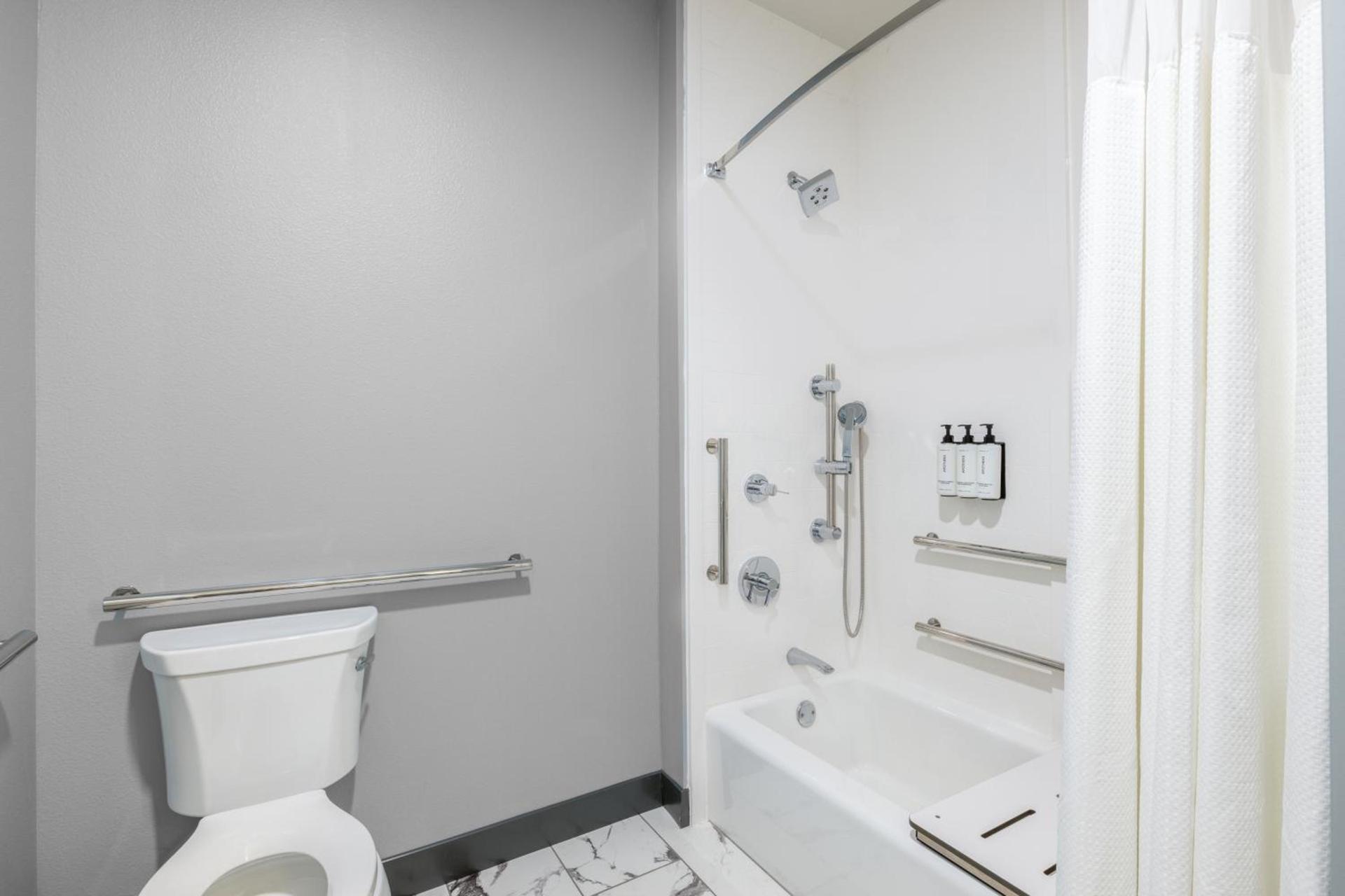 Crowne Plaza - Kearney by IHG photo 82