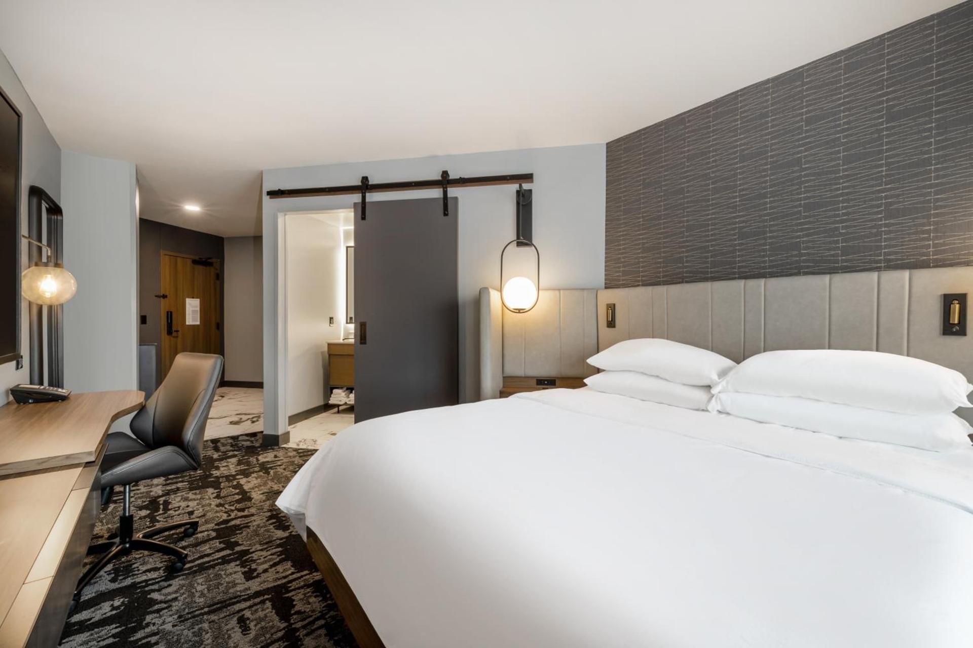 Crowne Plaza - Kearney by IHG photo 80