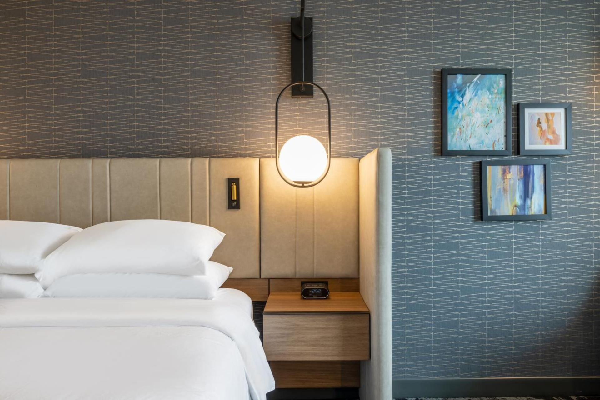 Crowne Plaza - Kearney by IHG photo 71