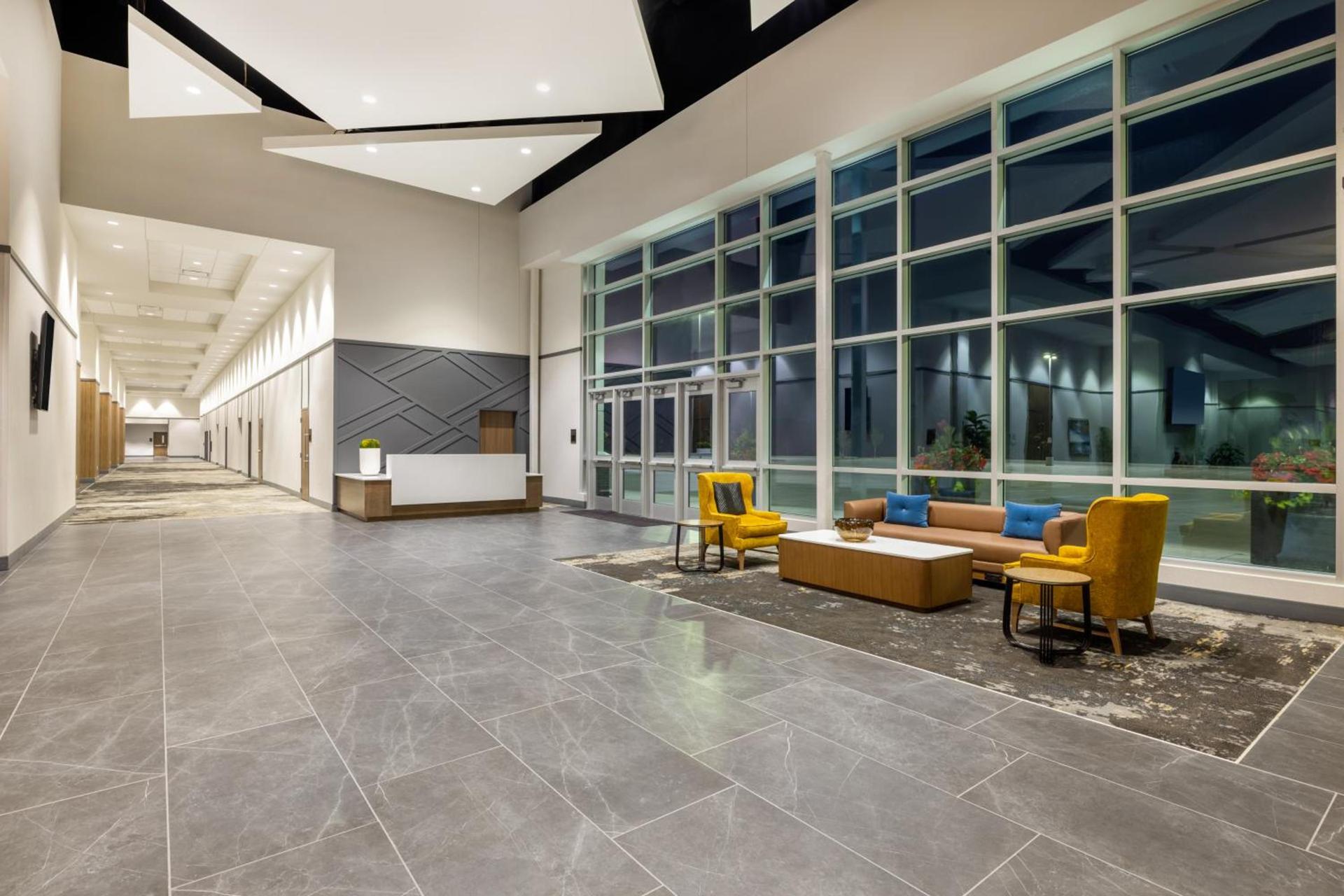 Crowne Plaza - Kearney by IHG photo 73