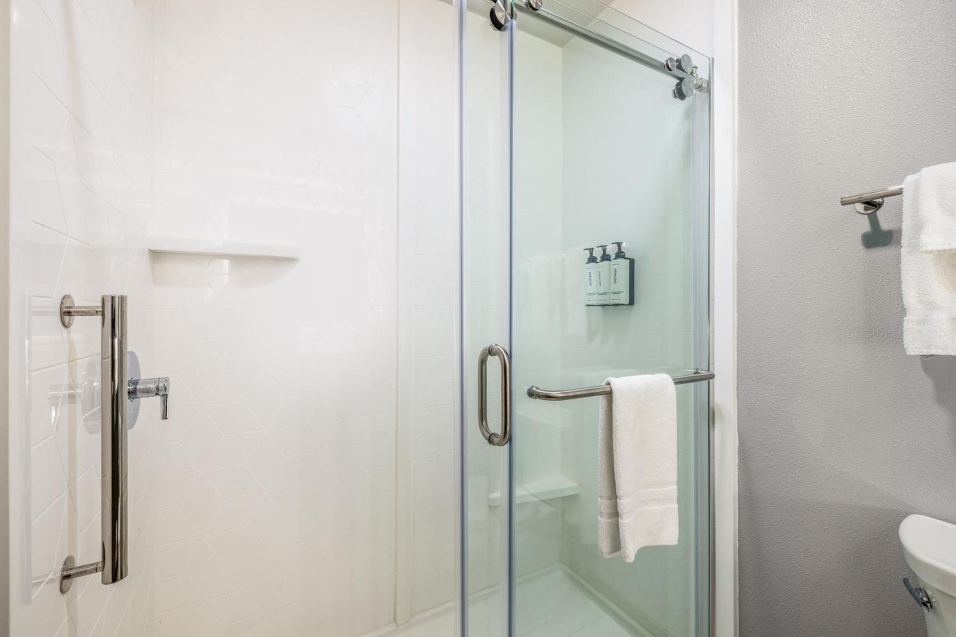 Crowne Plaza - Kearney by IHG photo 65