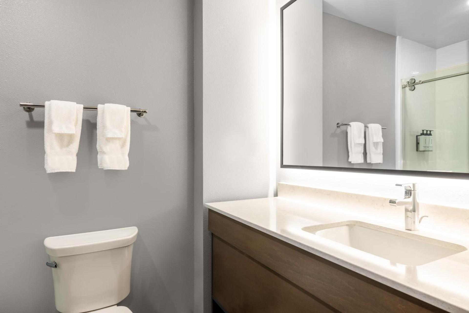 Crowne Plaza - Kearney by IHG photo 60