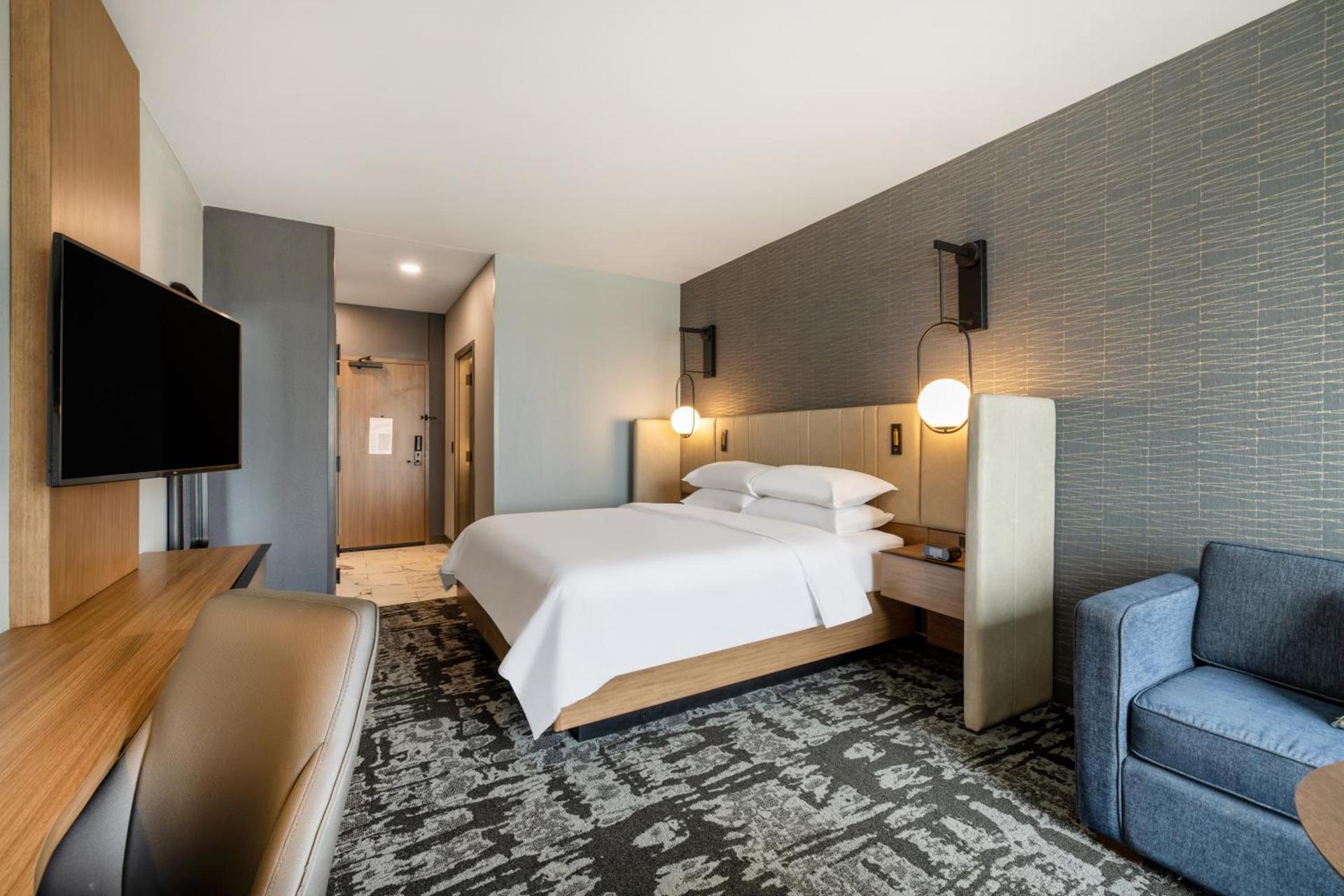 Crowne Plaza - Kearney by IHG photo 40