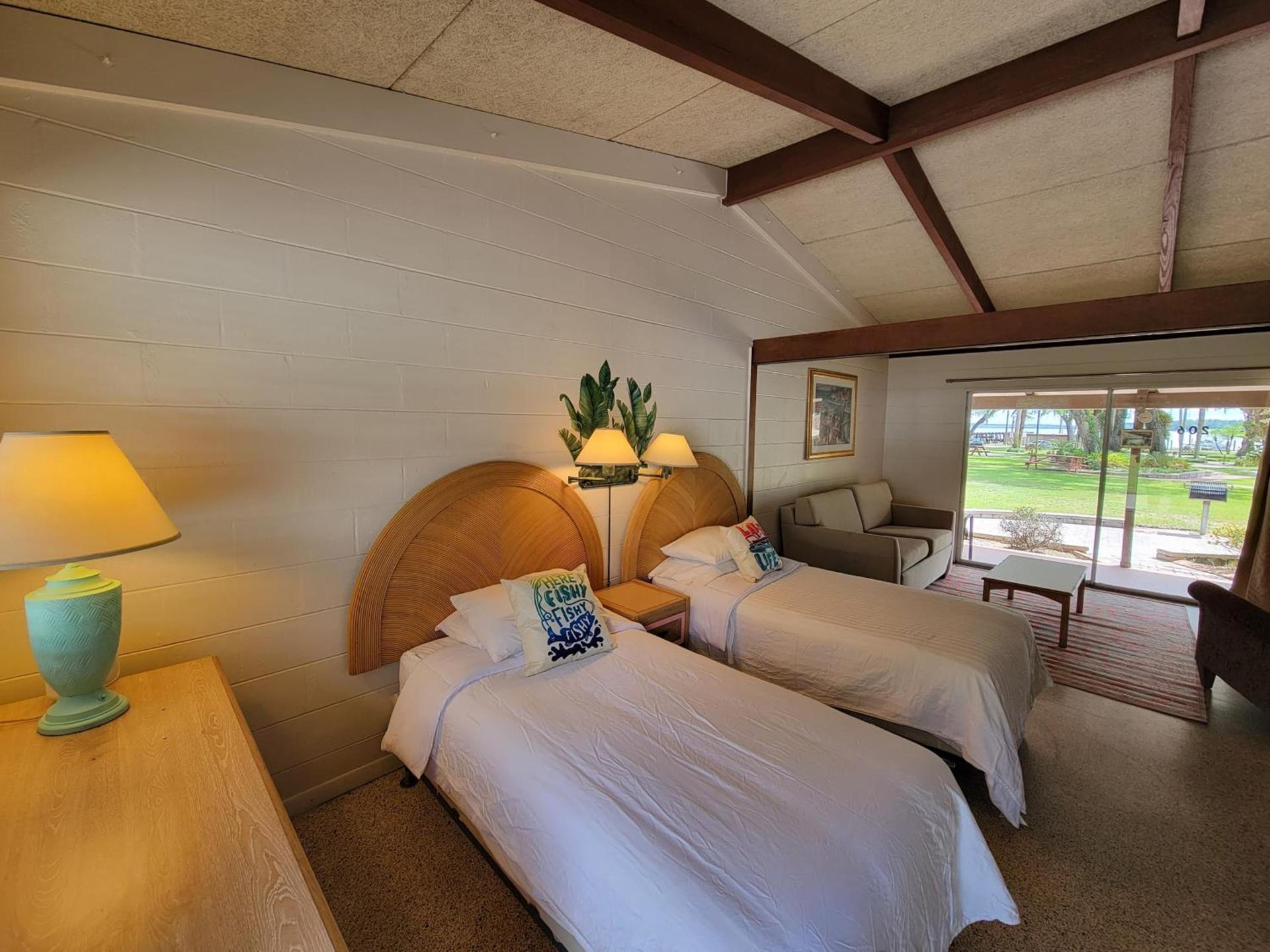 Tropical Marina & Resort on Lake Beresford photo 35