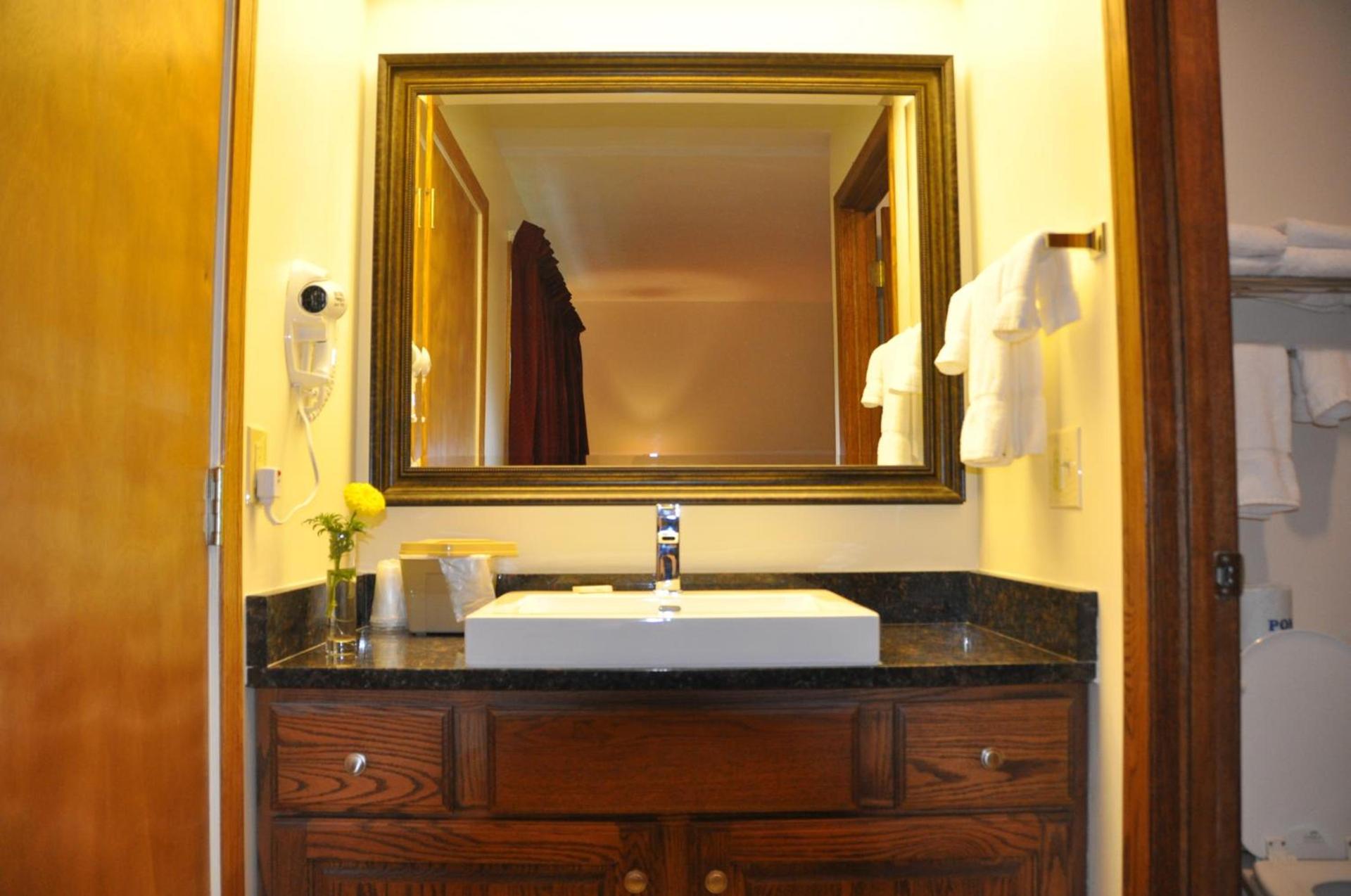 Shepherd Mountain Inn & Suites photo 19