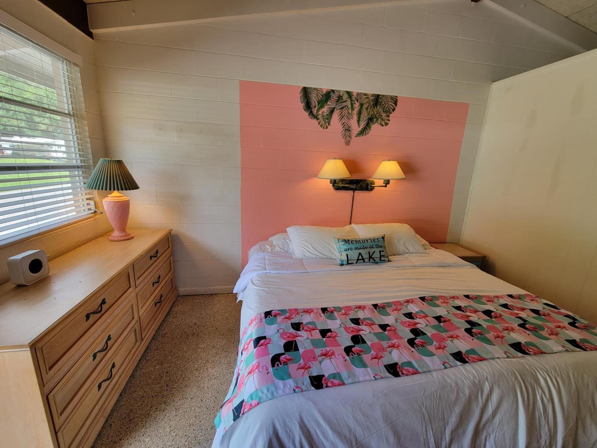 Tropical Marina & Resort on Lake Beresford photo 12