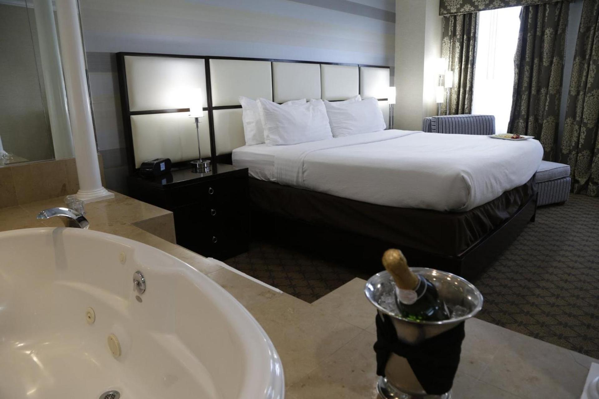 Holiday Inn Plainview-Long Island by IHG photo 21