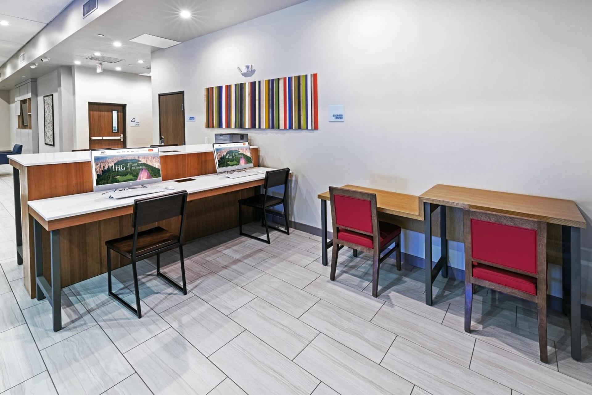 Holiday Inn Express & Suites - Houston - Downtown North by IHG photo 4