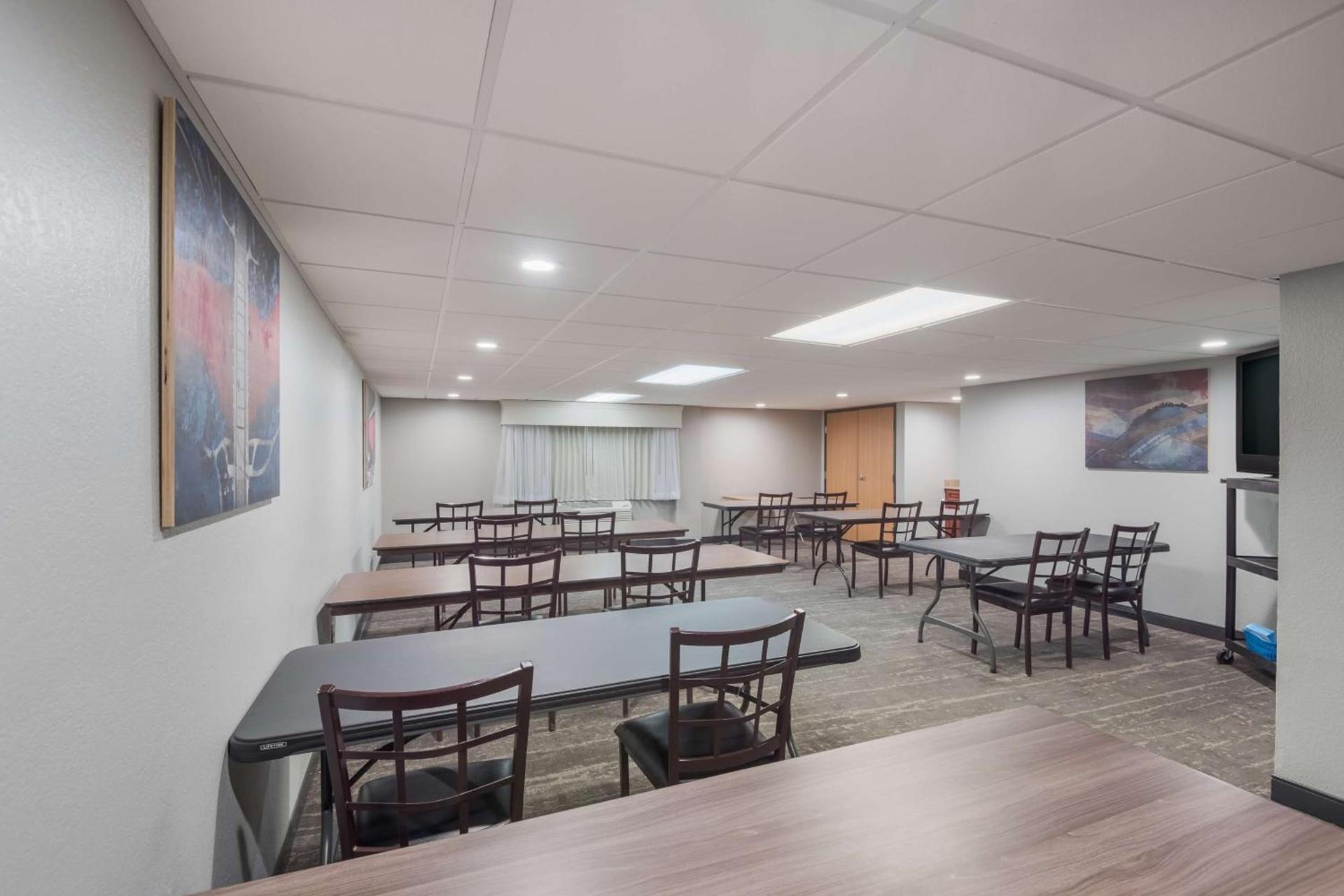 Best Western Fort Wayne I-69 North photo 52