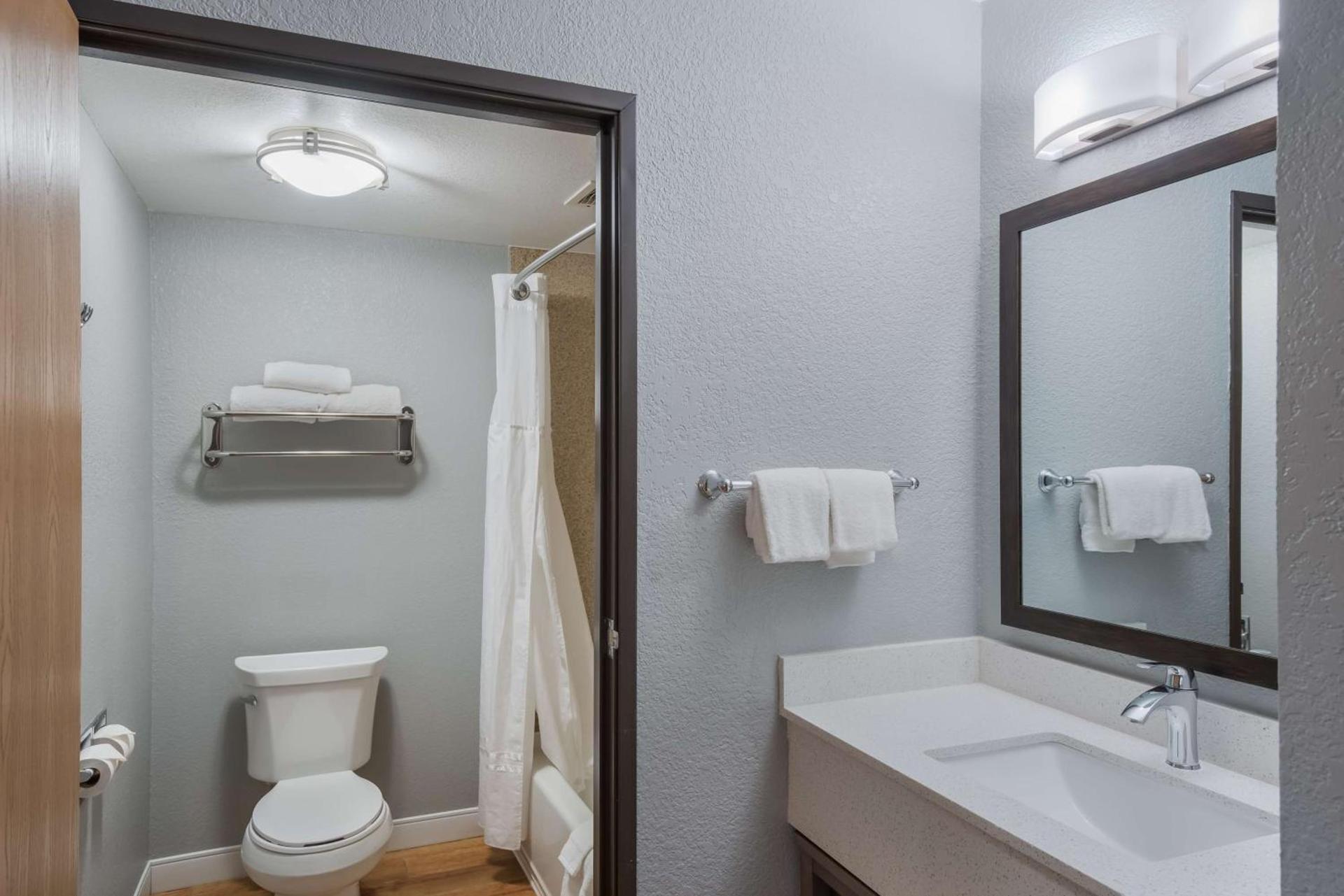 Best Western Fort Wayne I-69 North photo 40
