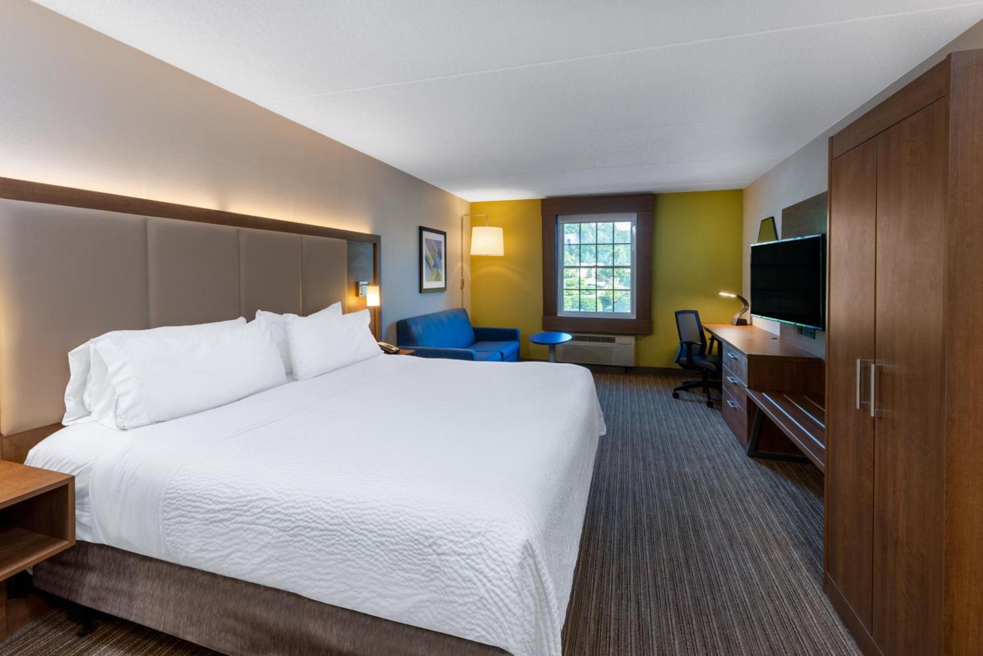 Holiday Inn Express State College at Williamsburg Square by IHG photo 41