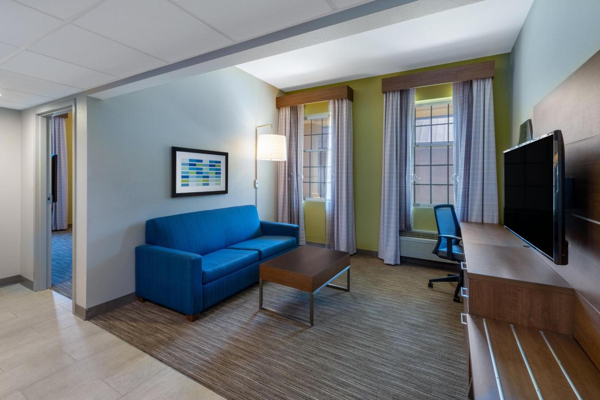 Holiday Inn Express State College at Williamsburg Square by IHG photo 43