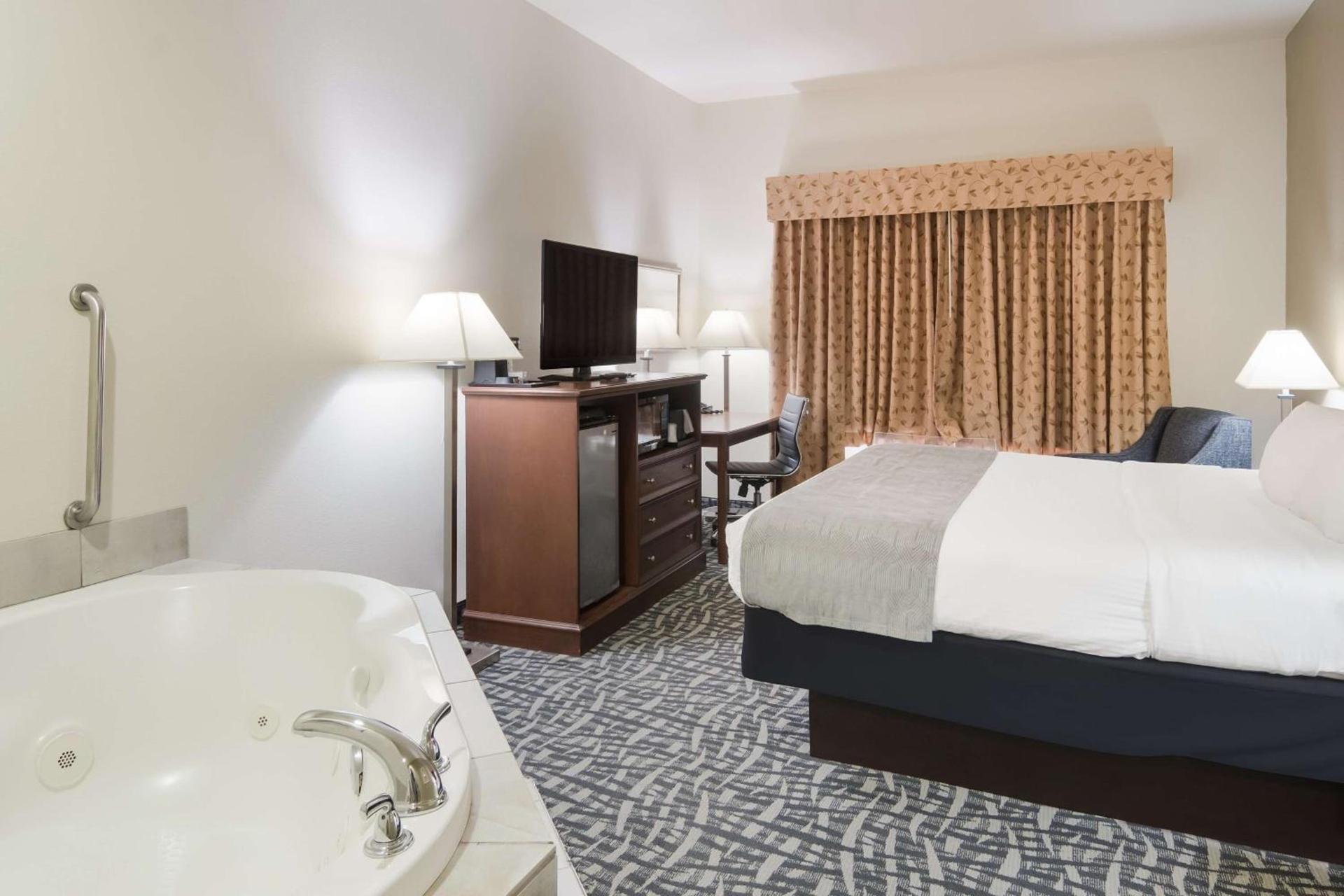 Best Western Comanche Inn photo 17