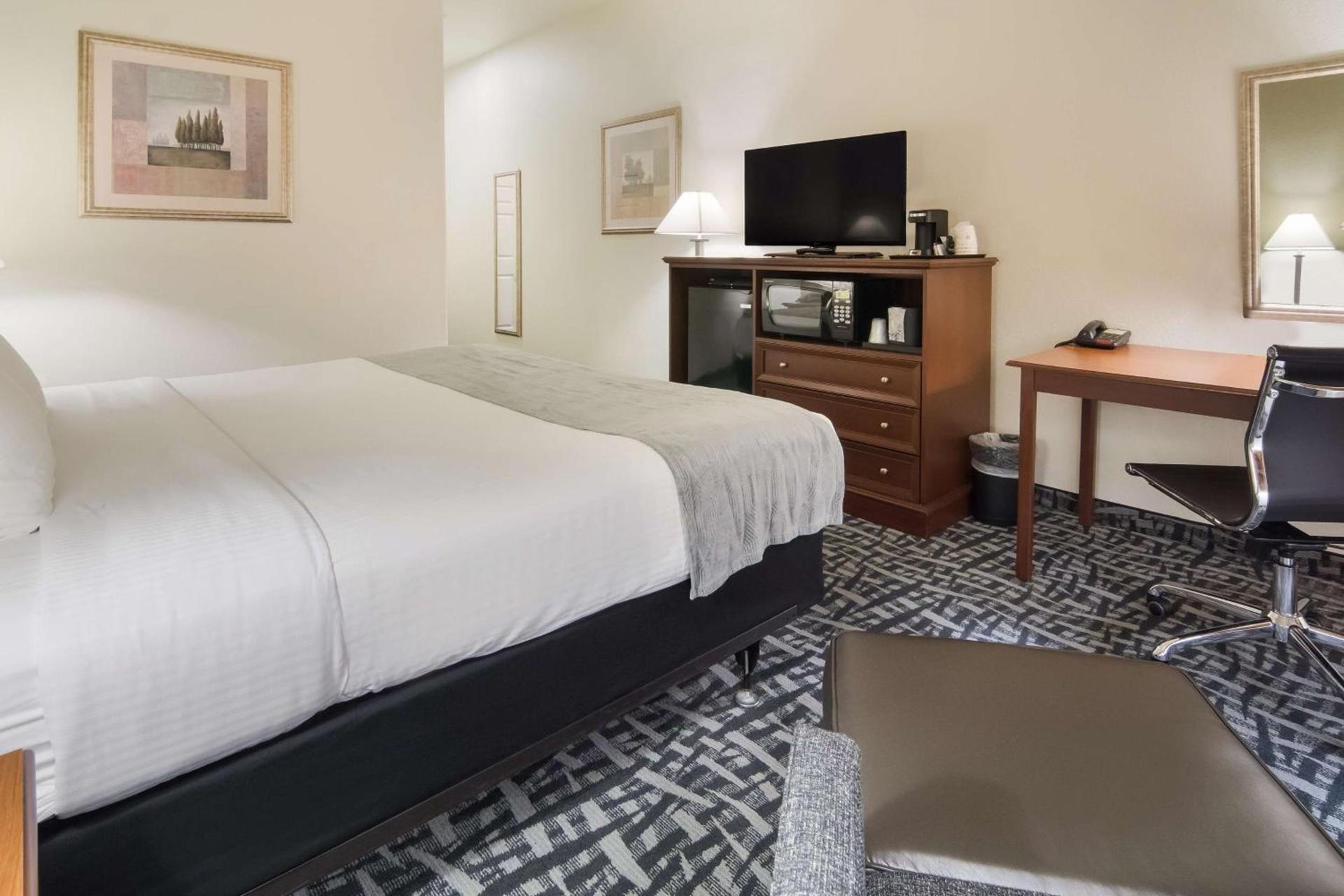 Best Western Comanche Inn photo 24