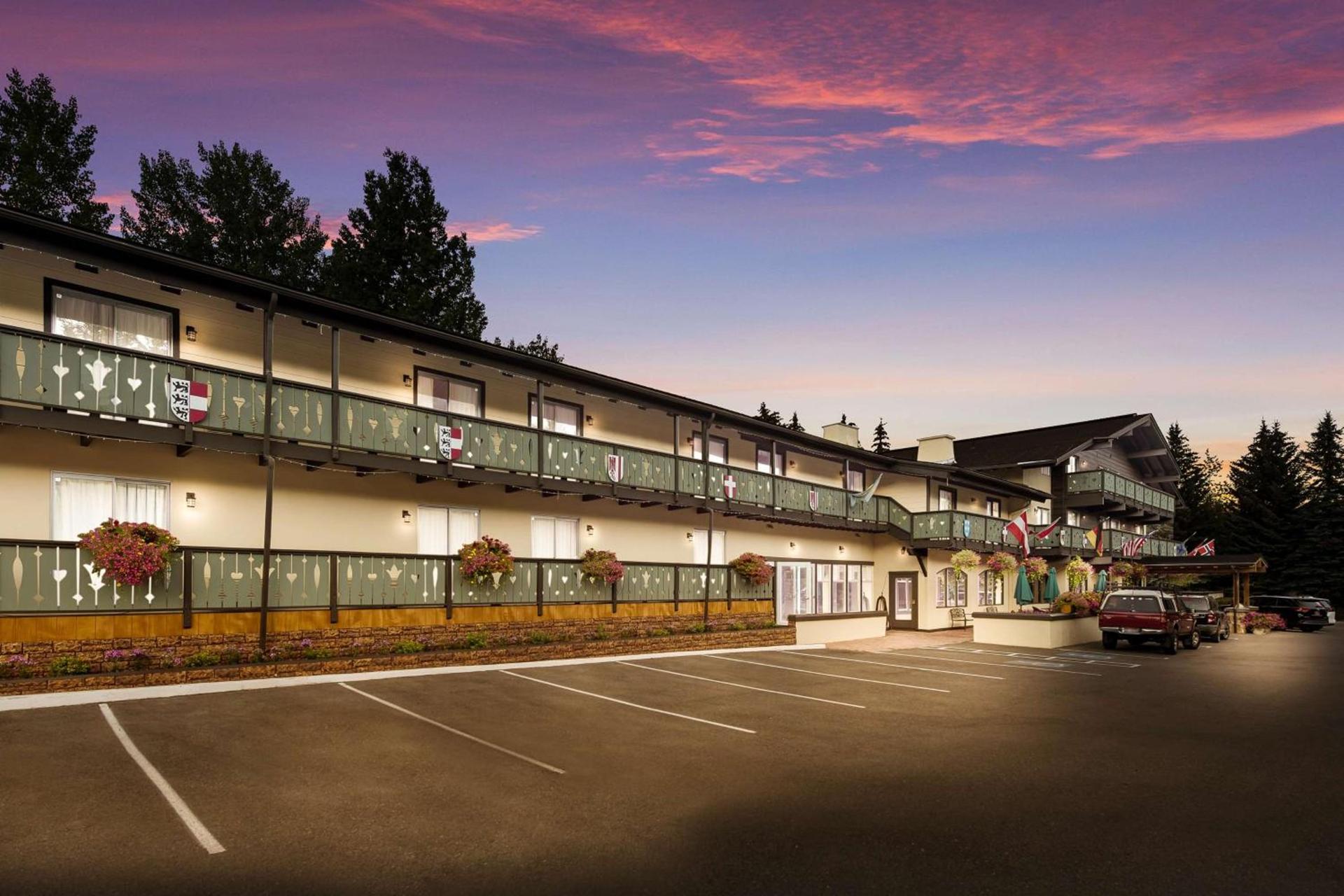 Best Western Tyrolean Lodge photo 37