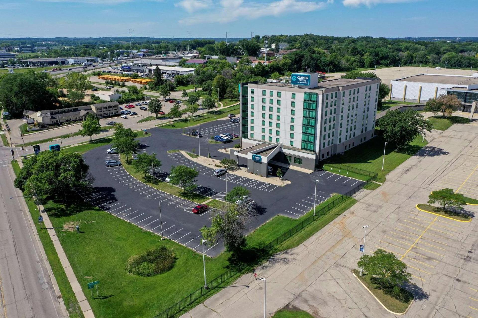 Clarion Suites at the Alliant Energy Center photo 48