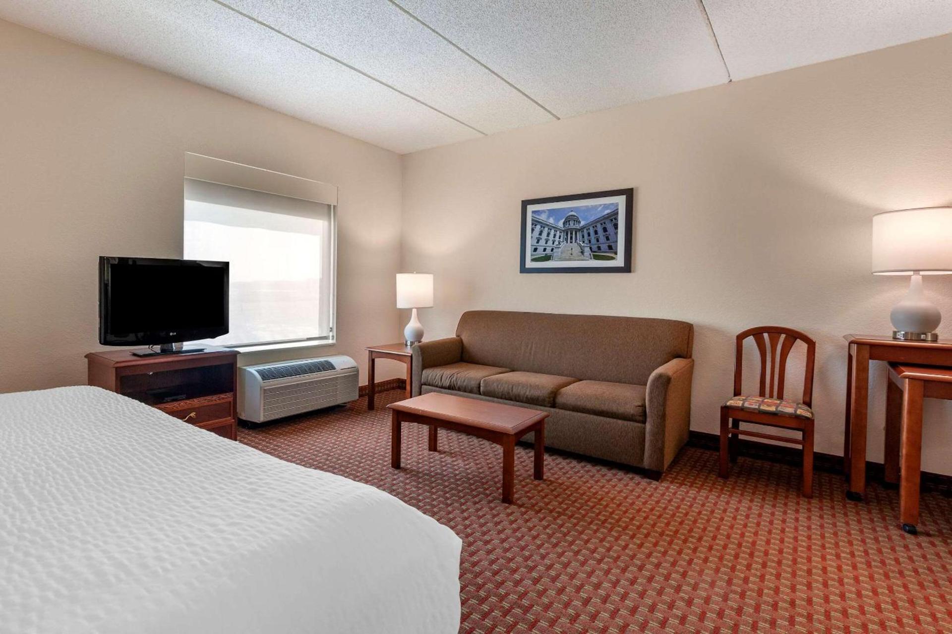 Clarion Suites at the Alliant Energy Center photo 27