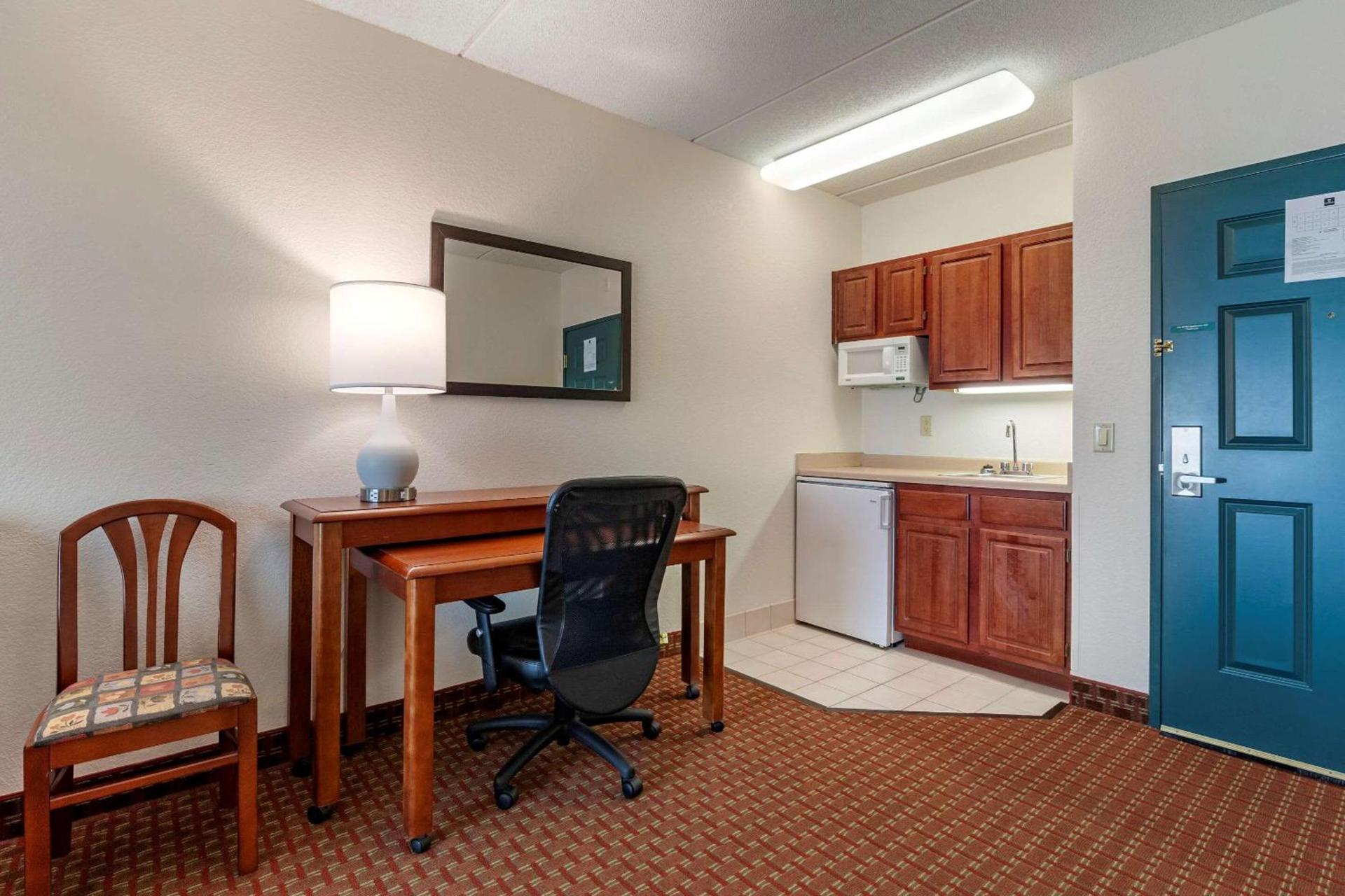 Clarion Suites at the Alliant Energy Center photo 28