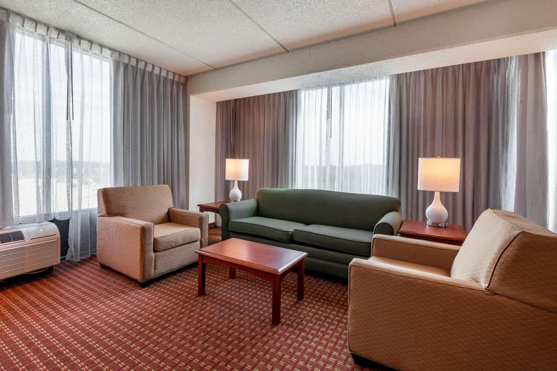 Clarion Suites at the Alliant Energy Center photo 34