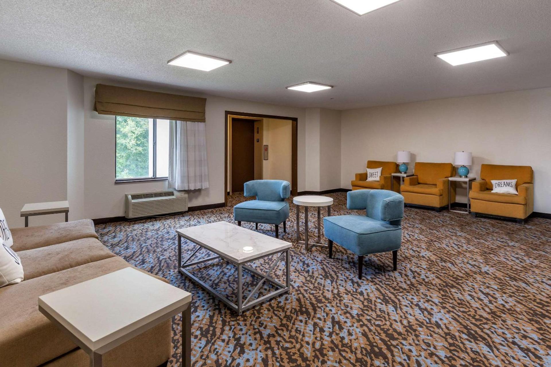 Sleep Inn Fayetteville I-95 photo 10