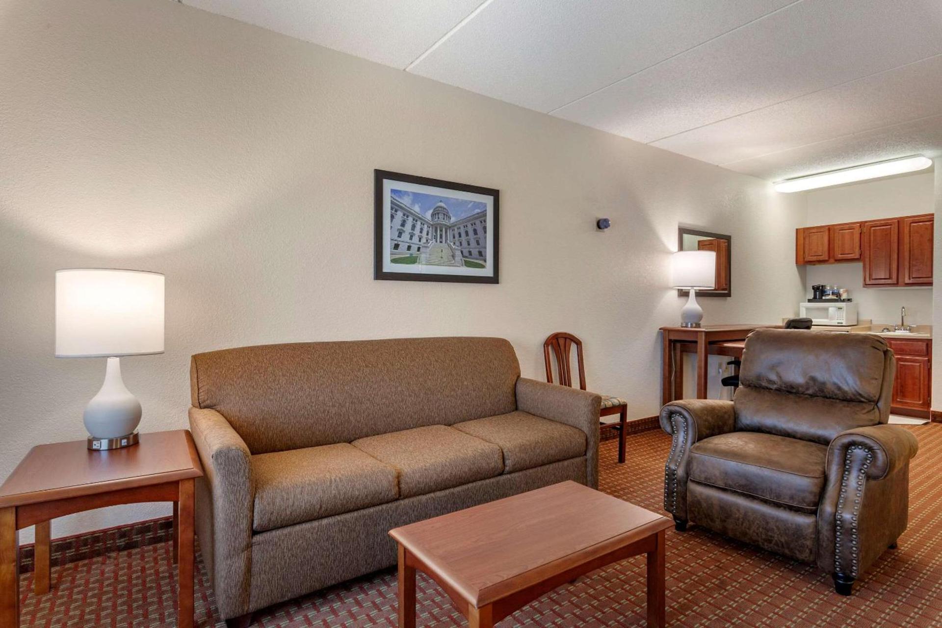 Clarion Suites at the Alliant Energy Center photo 3