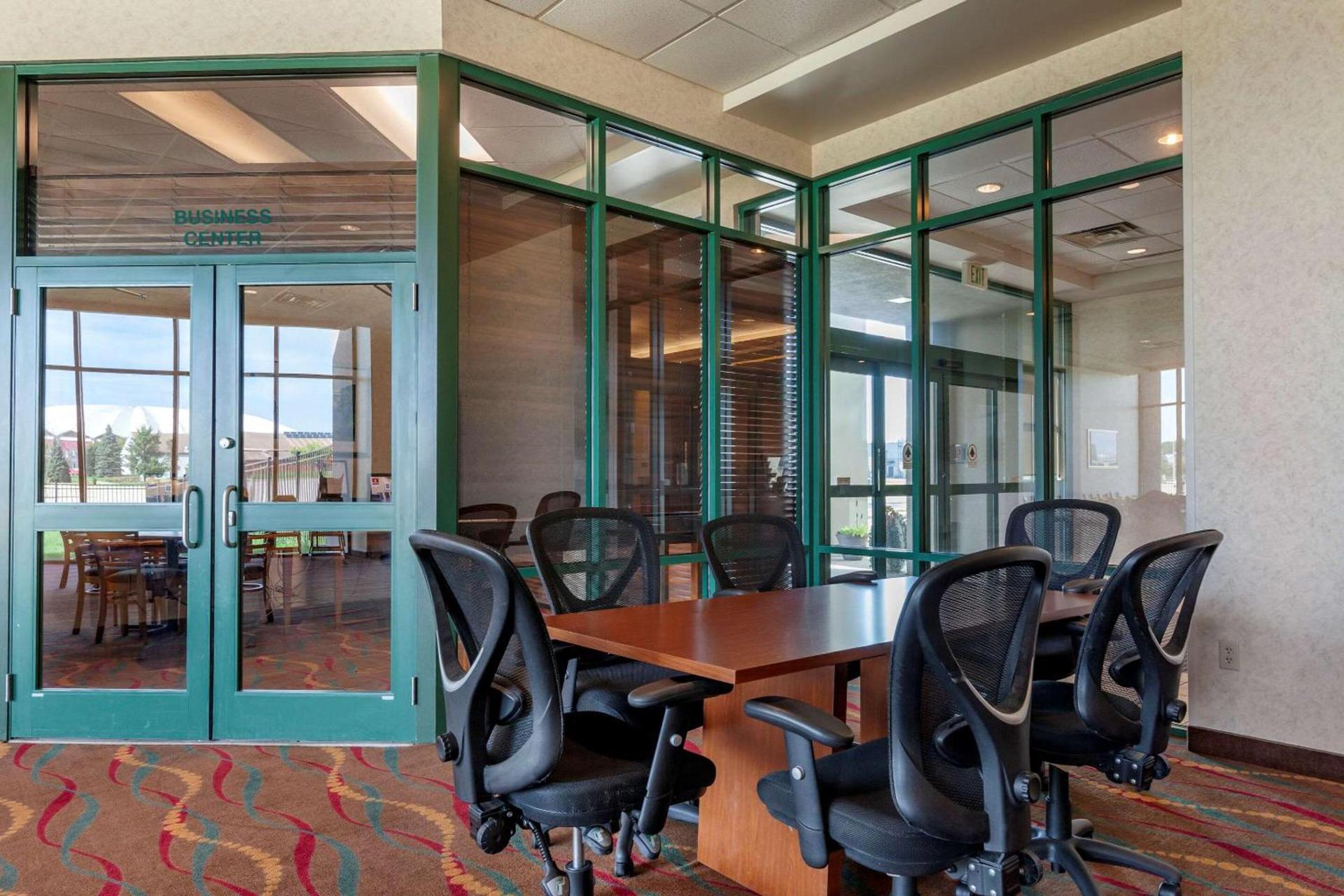 Clarion Suites at the Alliant Energy Center photo 9