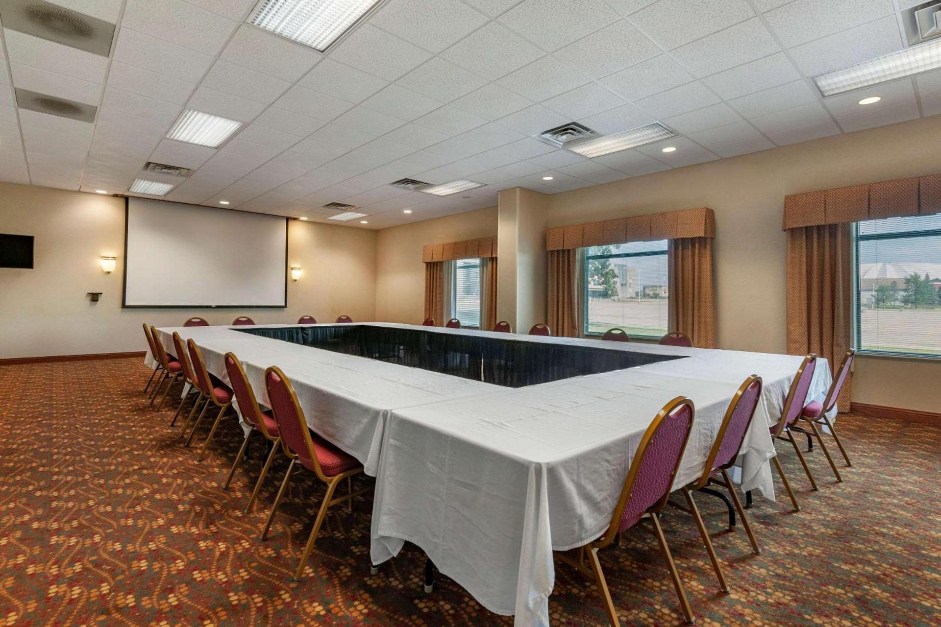 Clarion Suites at the Alliant Energy Center photo 10