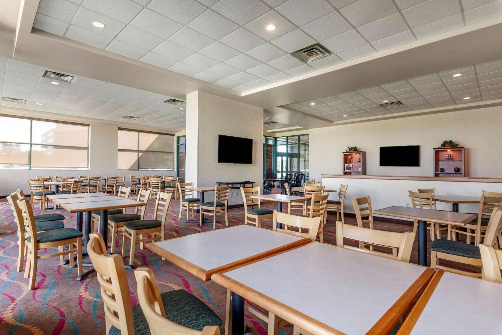 Clarion Suites at the Alliant Energy Center photo 12