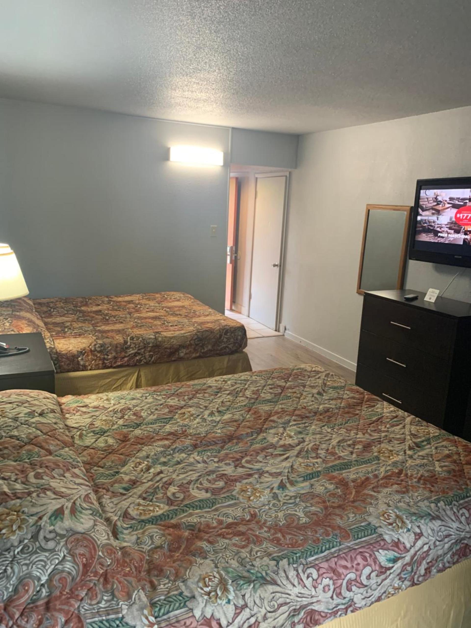 Executive Inn photo 3