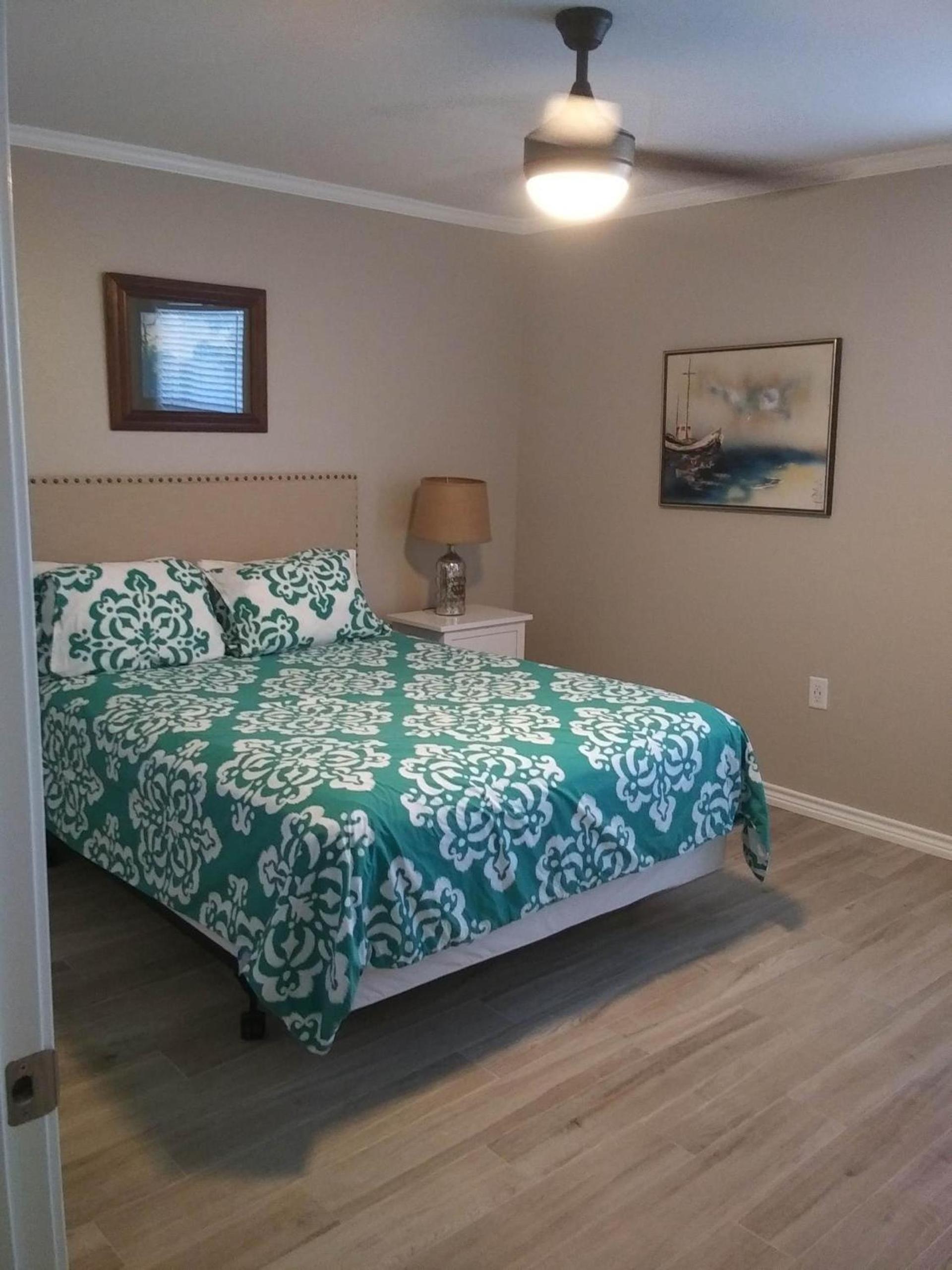 Executive Keys Condominiums on the Beach photo 20