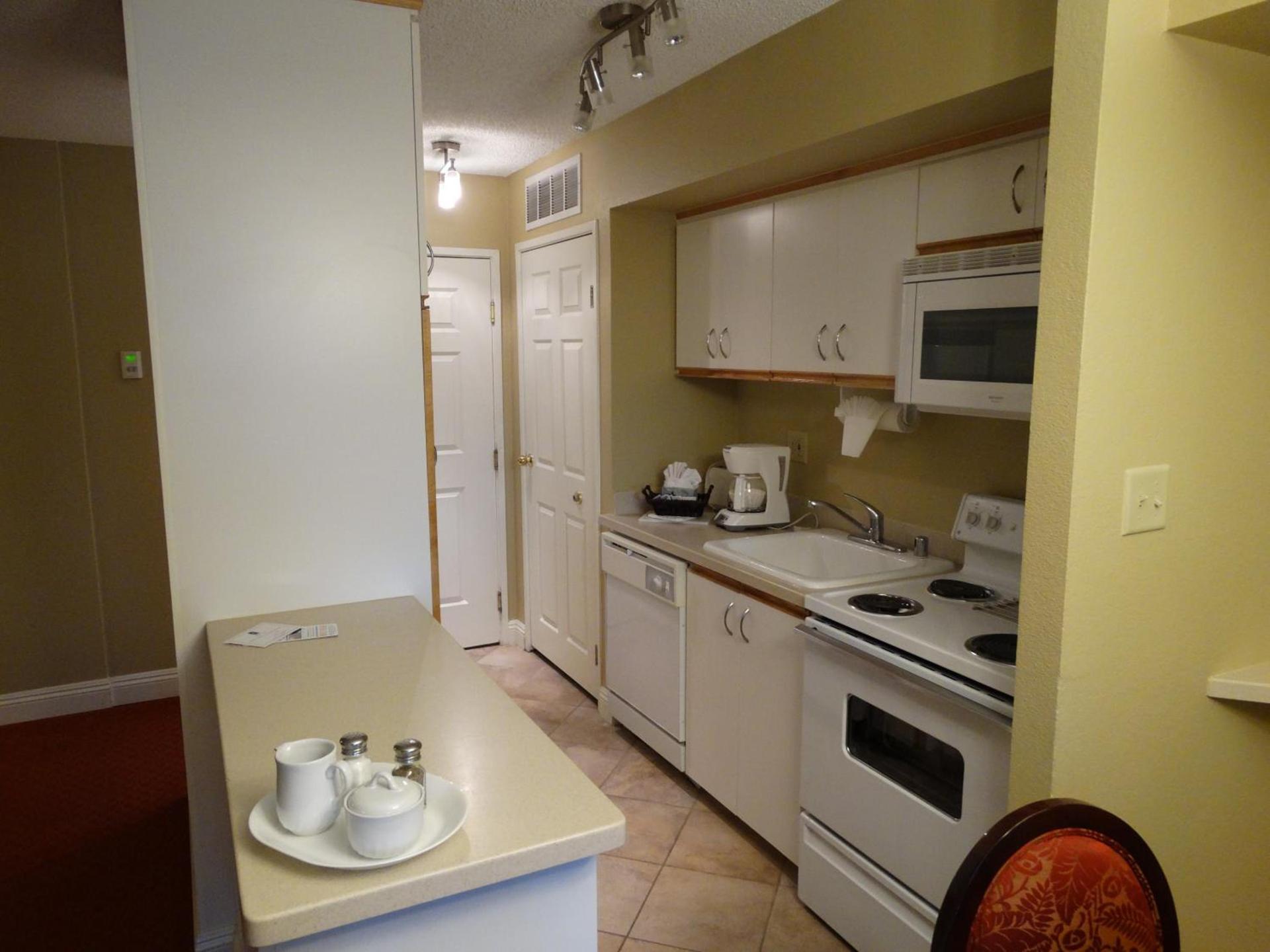 Suites at Jockey Club (No Resort Fee) photo 12