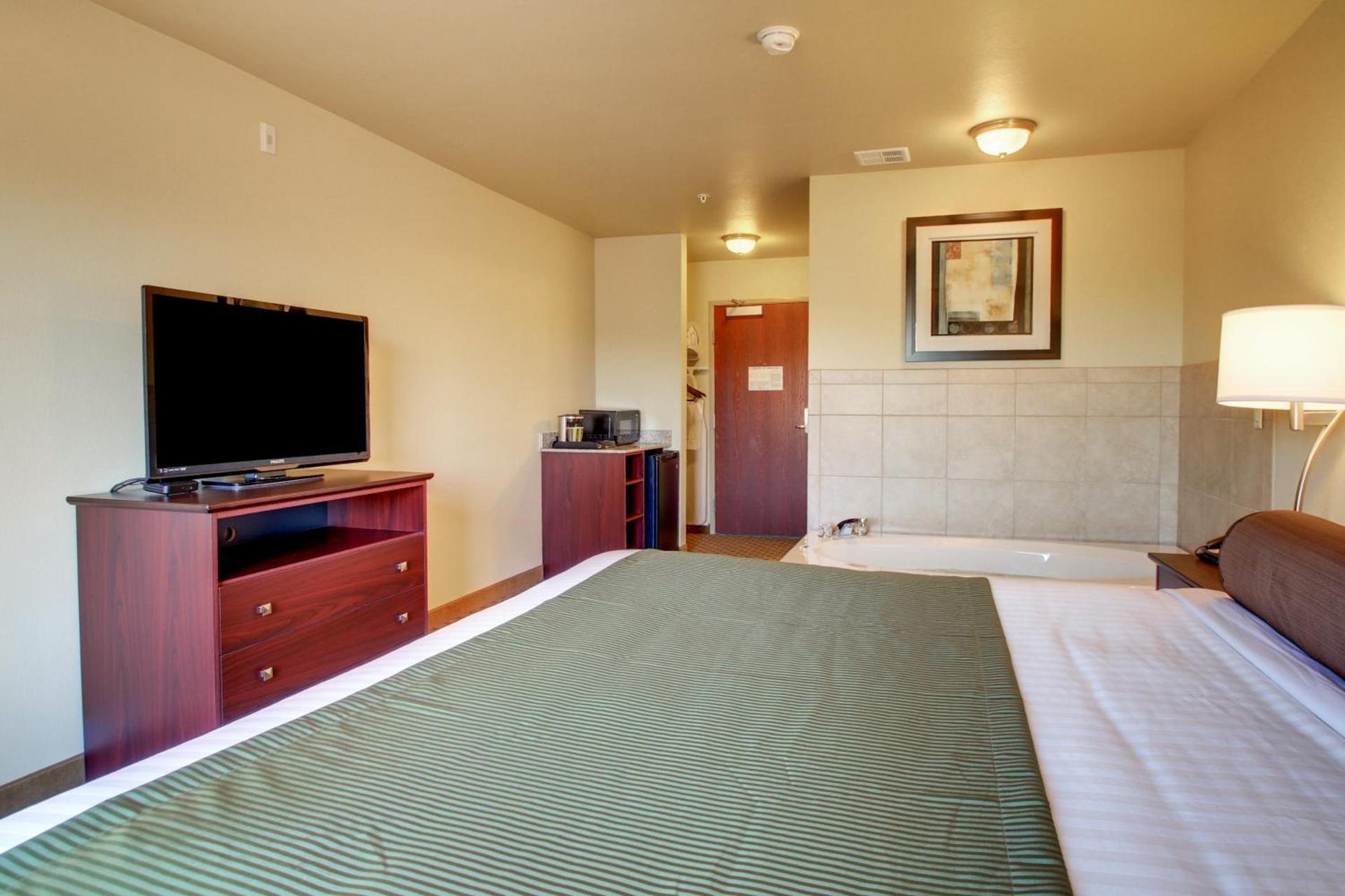 Red Roof Inn Charlestown photo 41