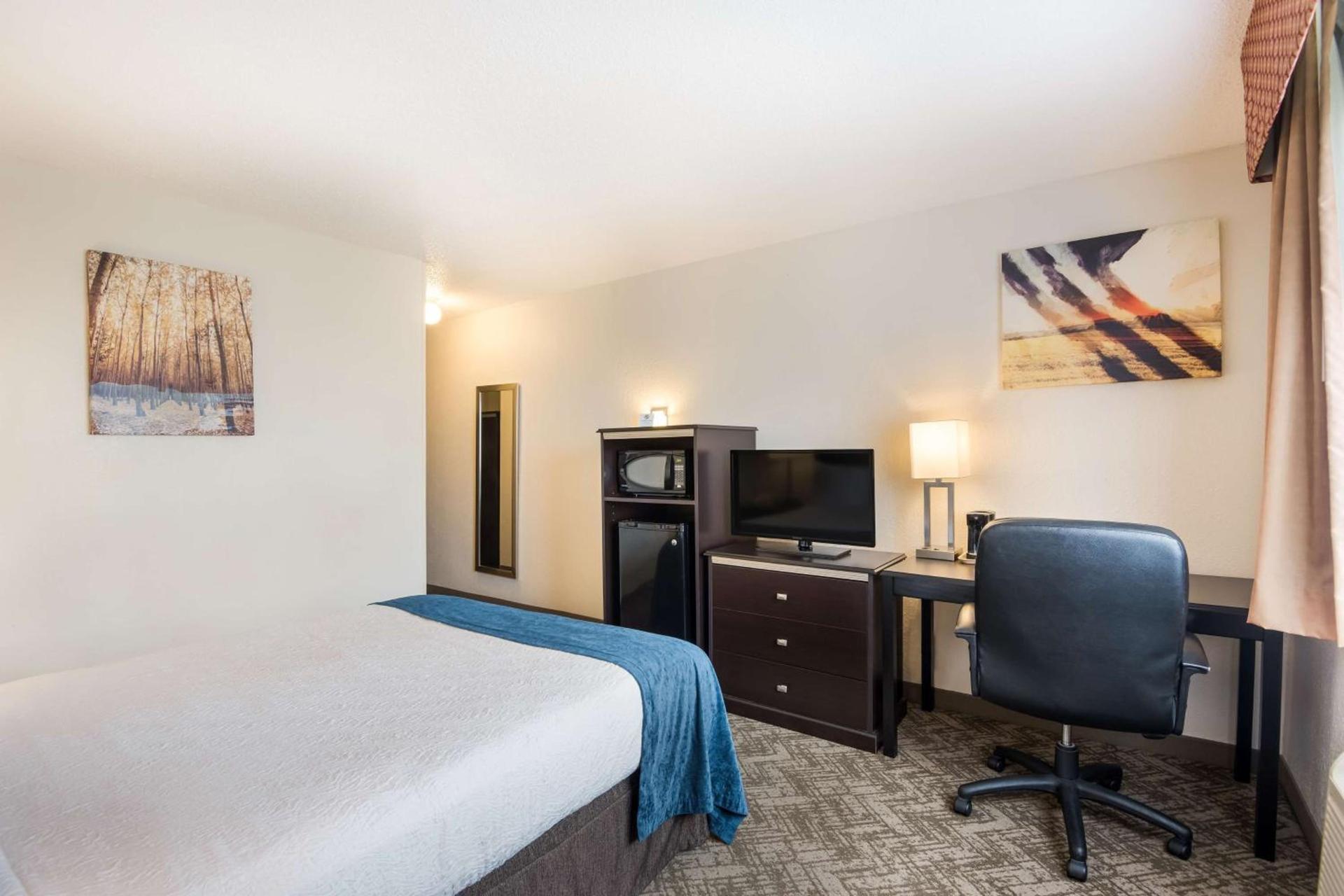 Best Western Mount Pleasant Inn photo 21