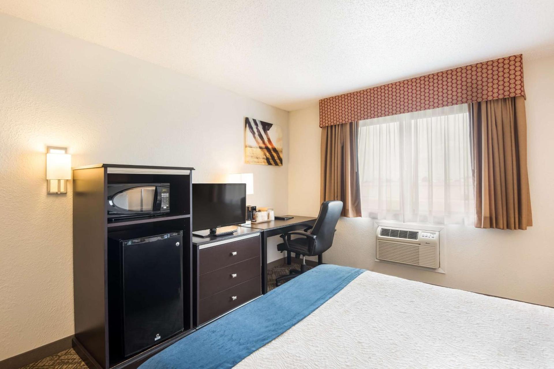 Best Western Mount Pleasant Inn photo 22