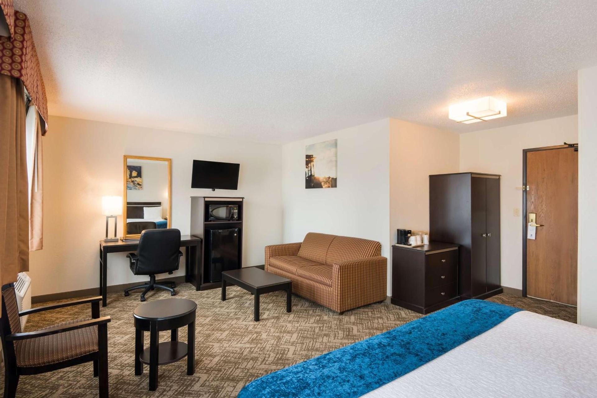Best Western Mount Pleasant Inn photo 23