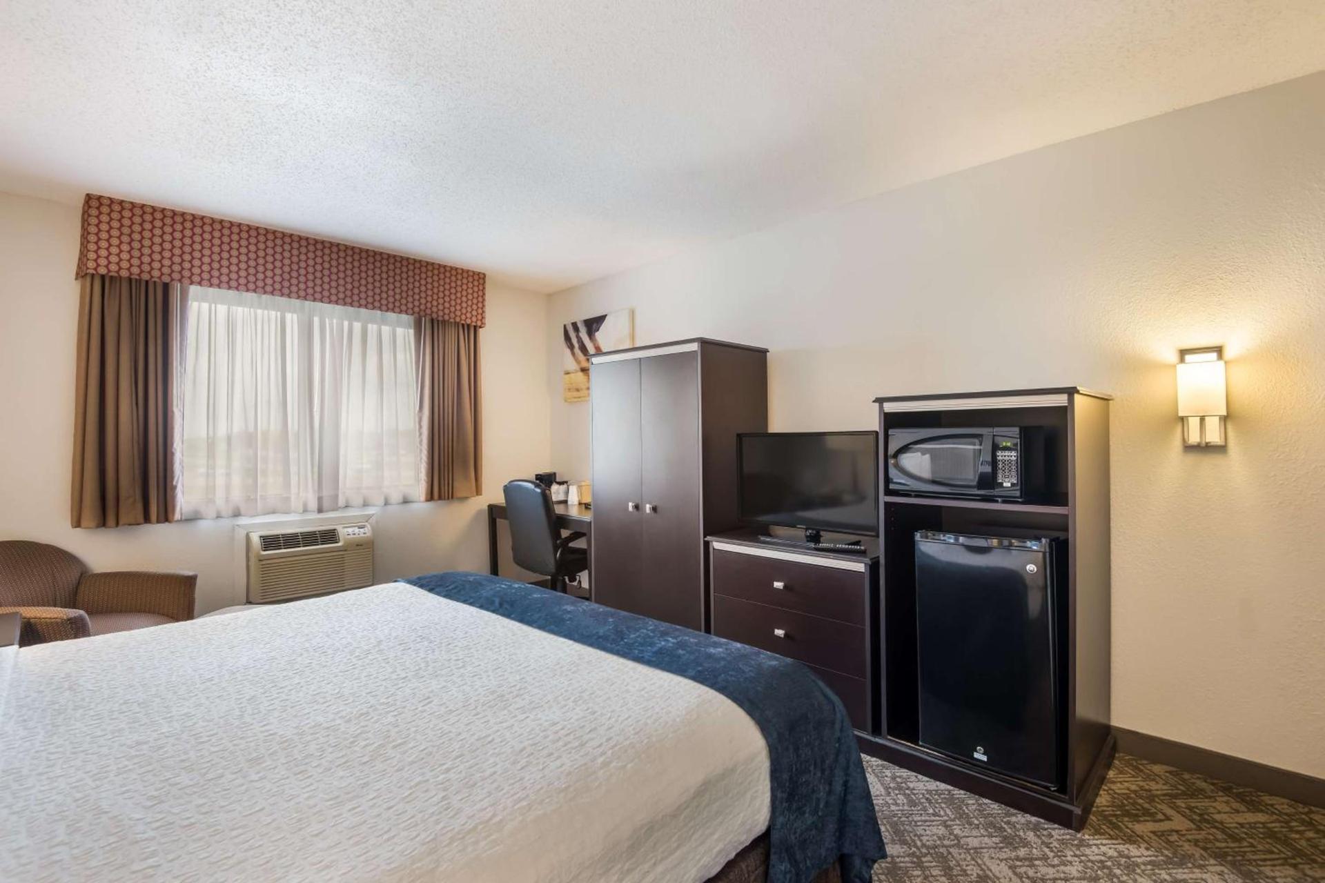 Best Western Mount Pleasant Inn photo 26