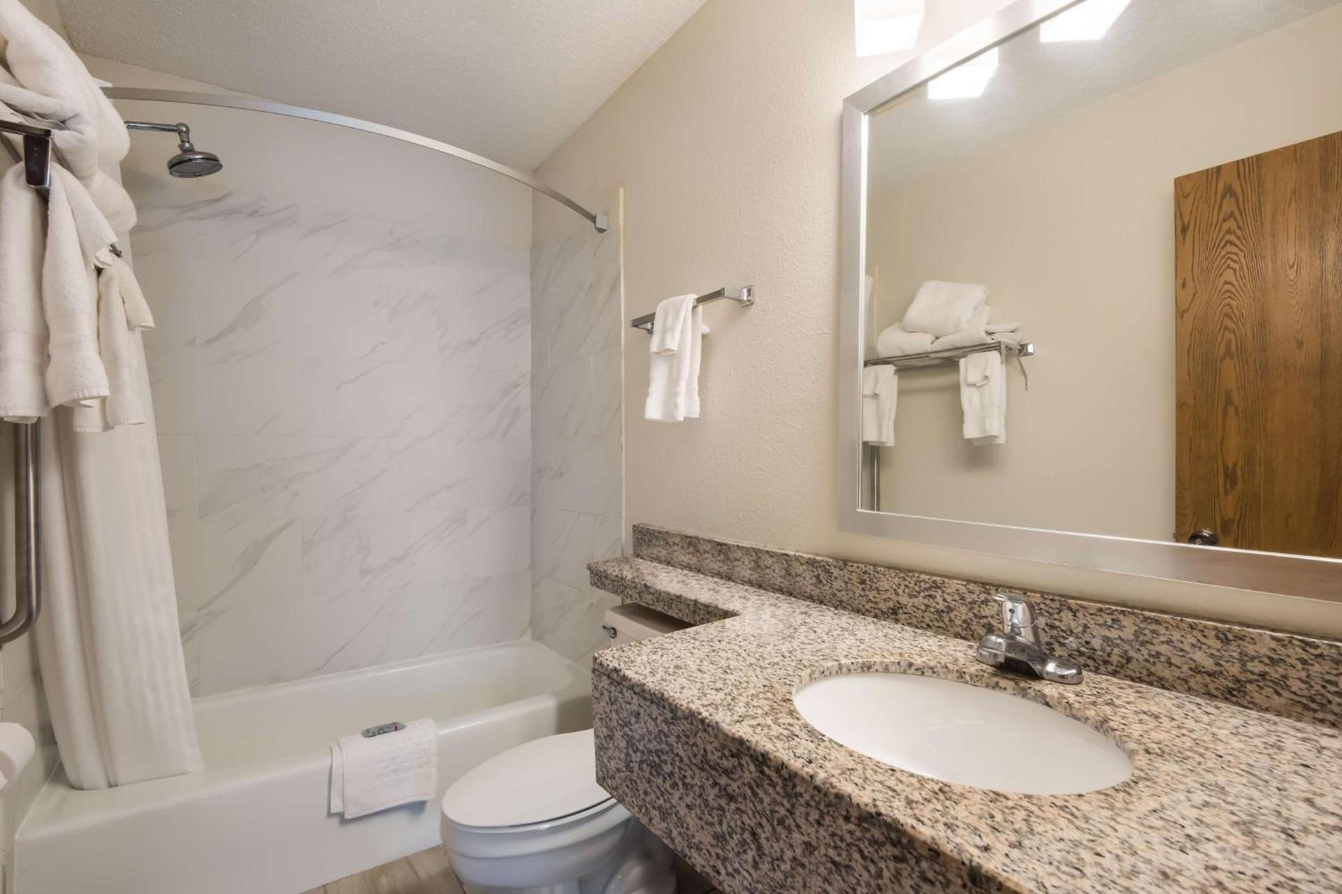 Best Western Mount Pleasant Inn photo 19