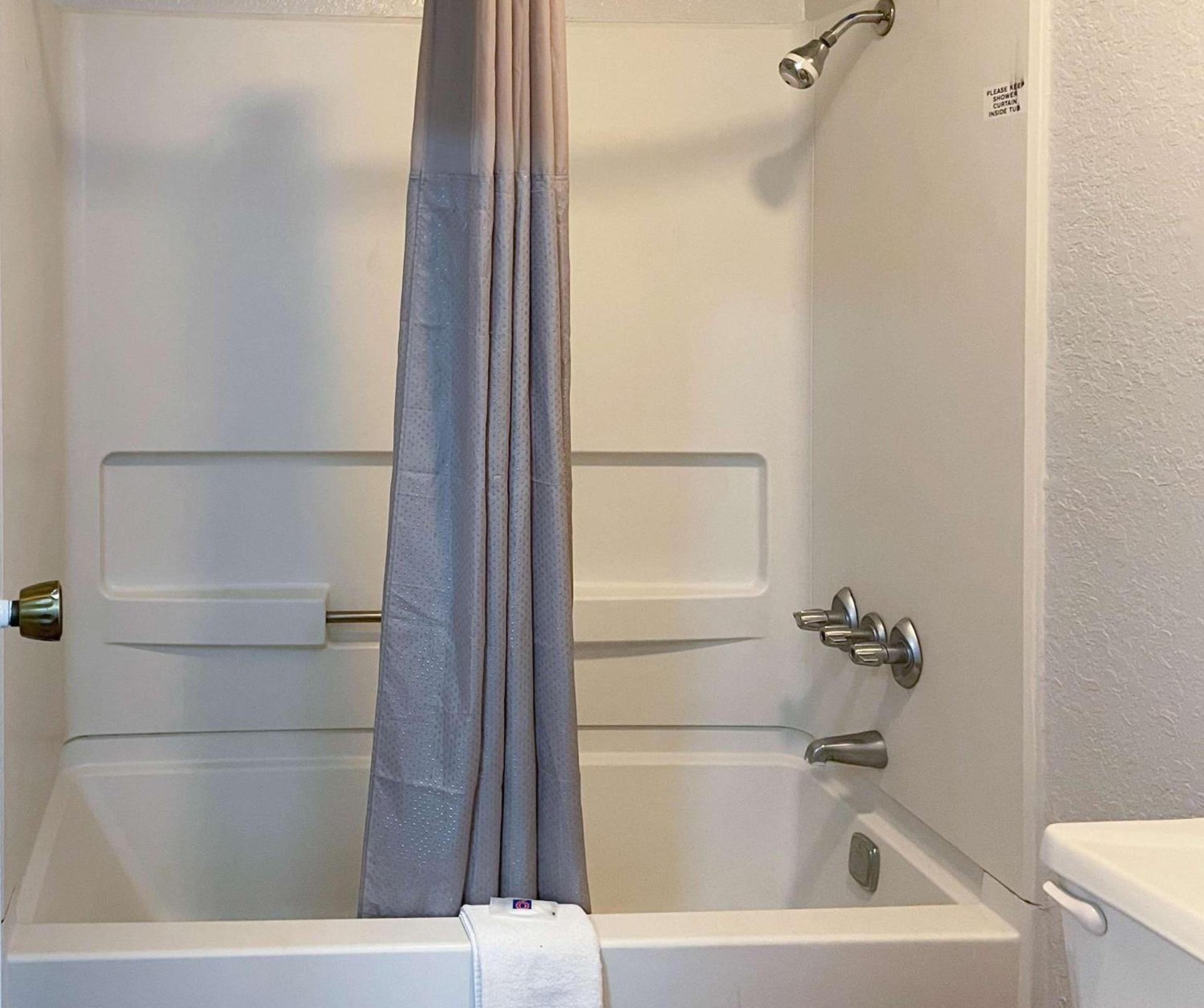 Motel 6-Atlanta, TX photo 11