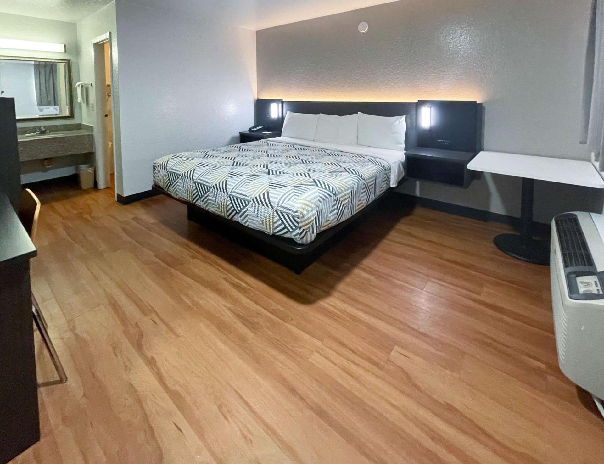 Motel 6-Atlanta, TX photo 10